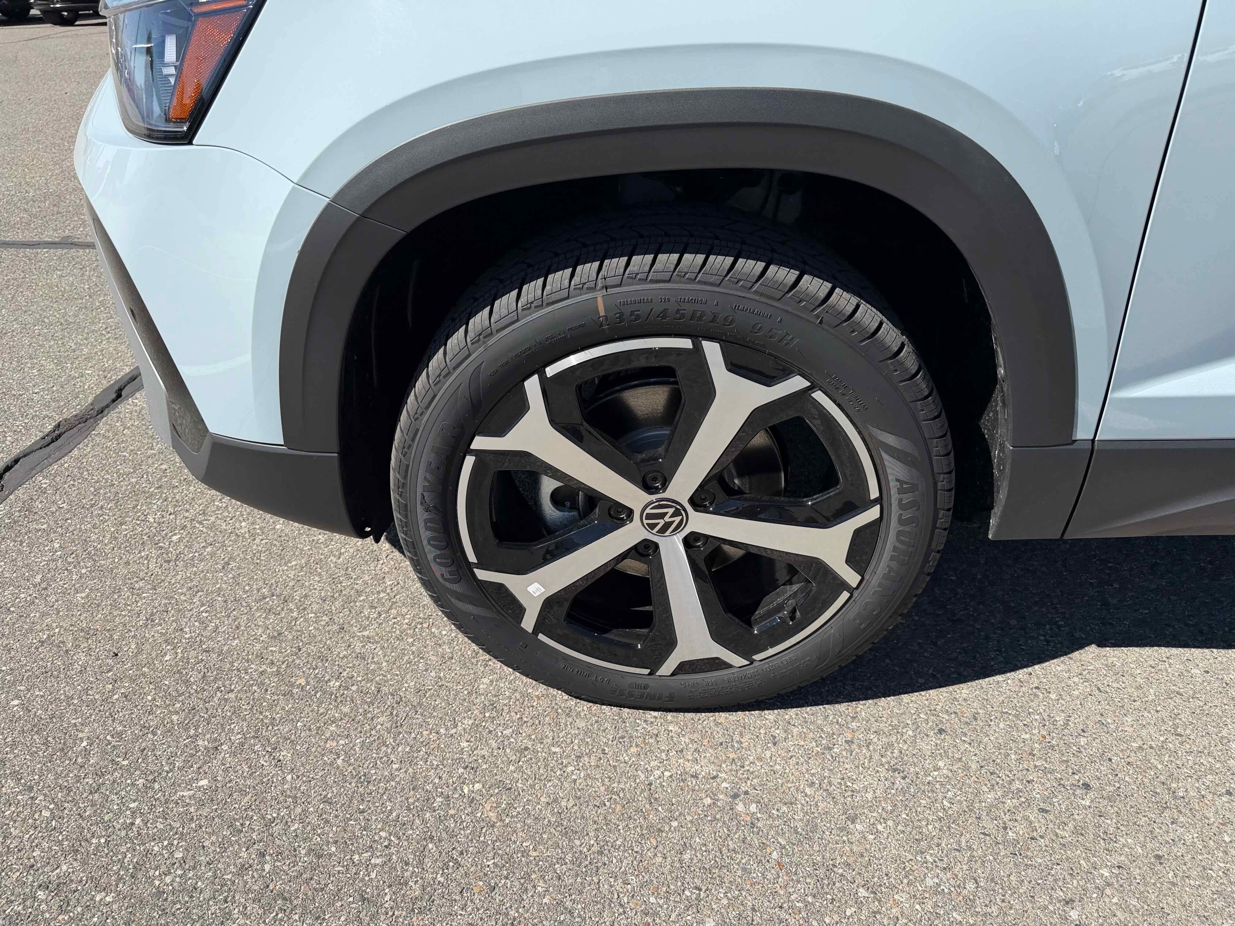 2026 Volkswagen Taos SEL