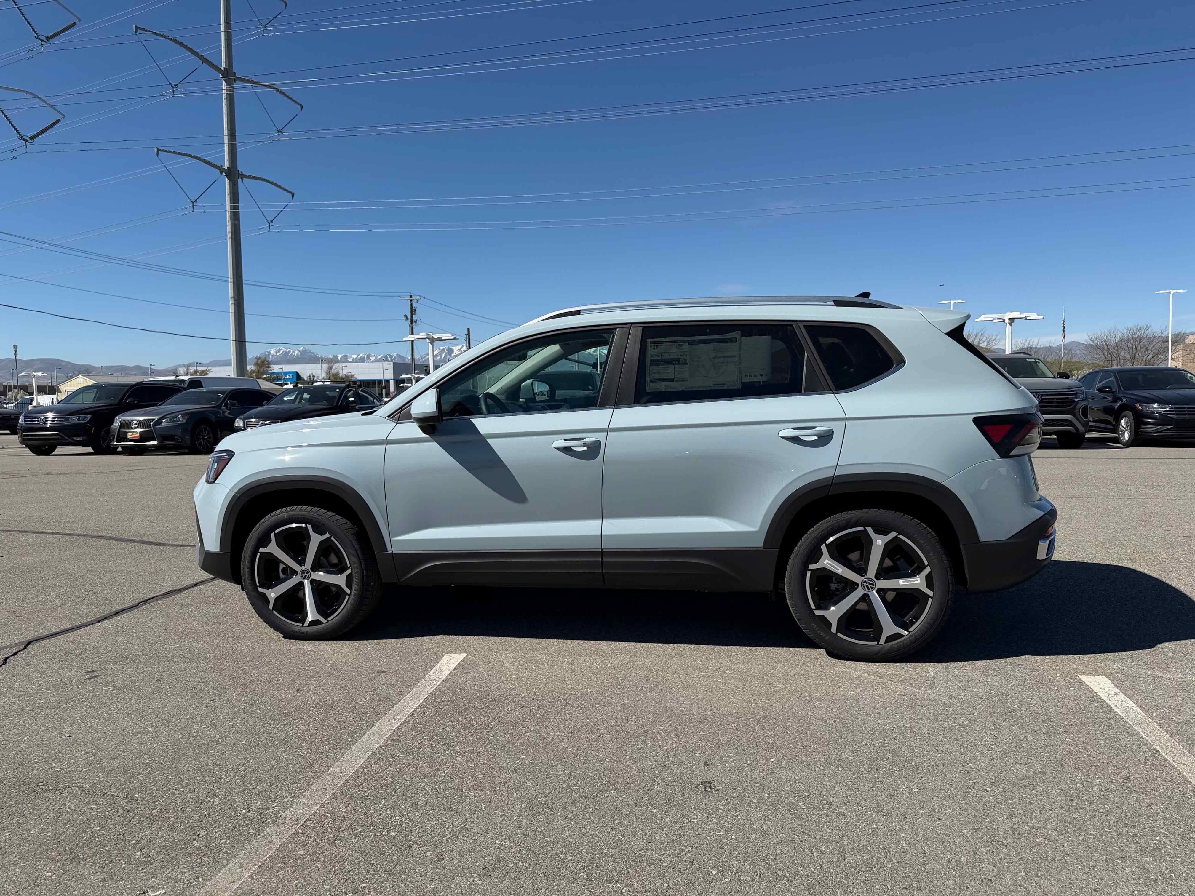 2026 Volkswagen Taos SEL