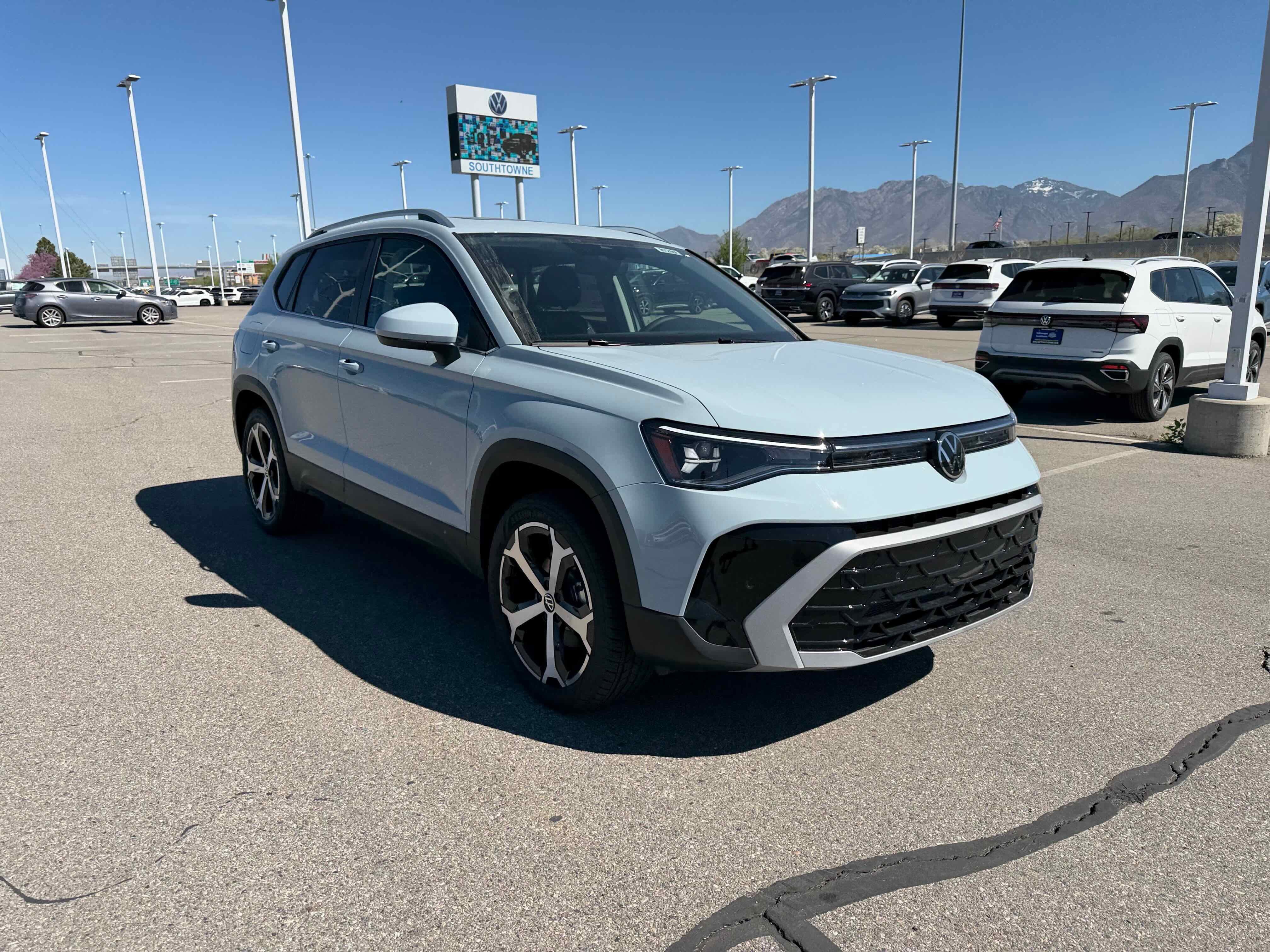 2026 Volkswagen Taos SEL