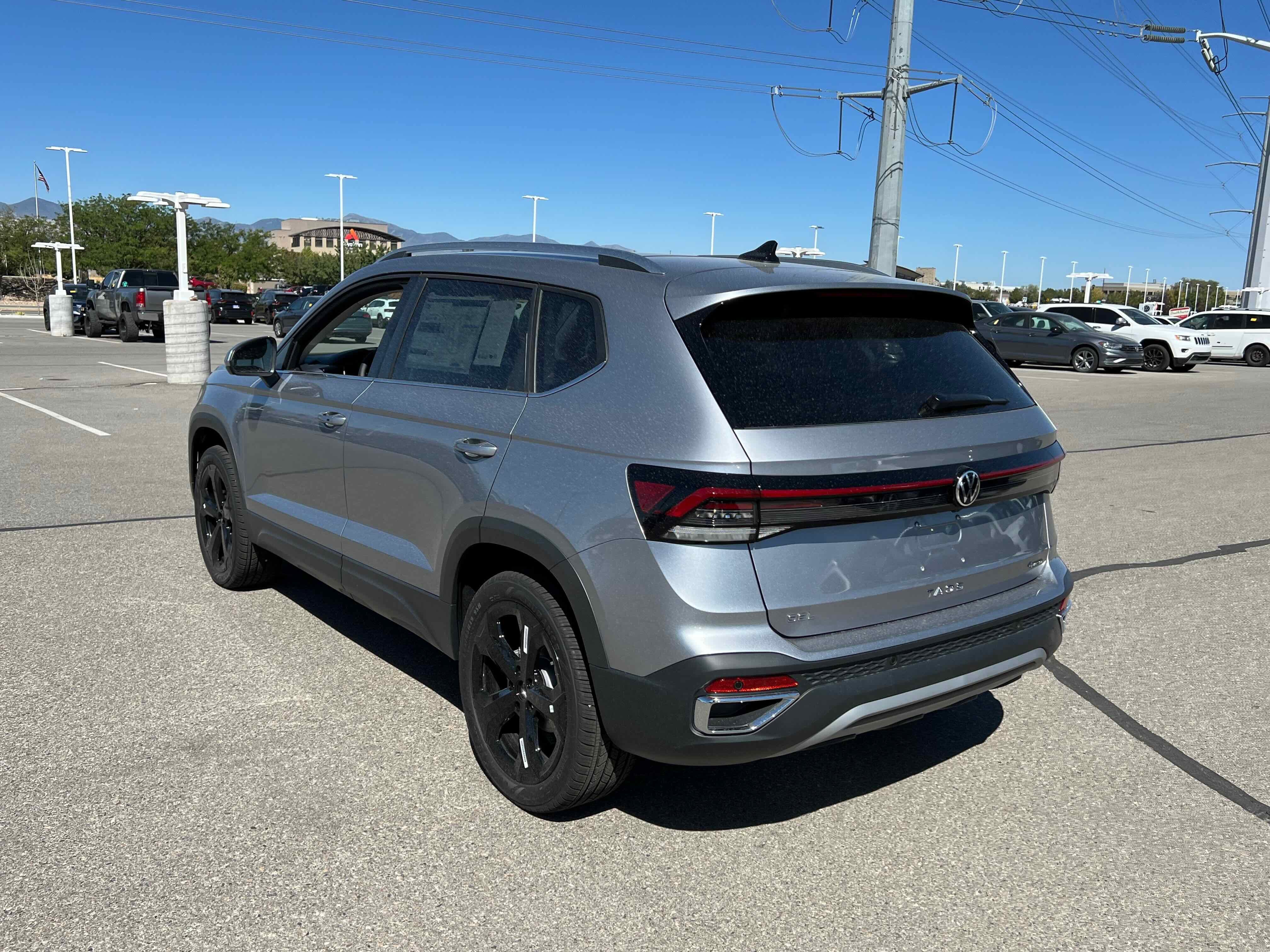 2025 Volkswagen Taos SEL