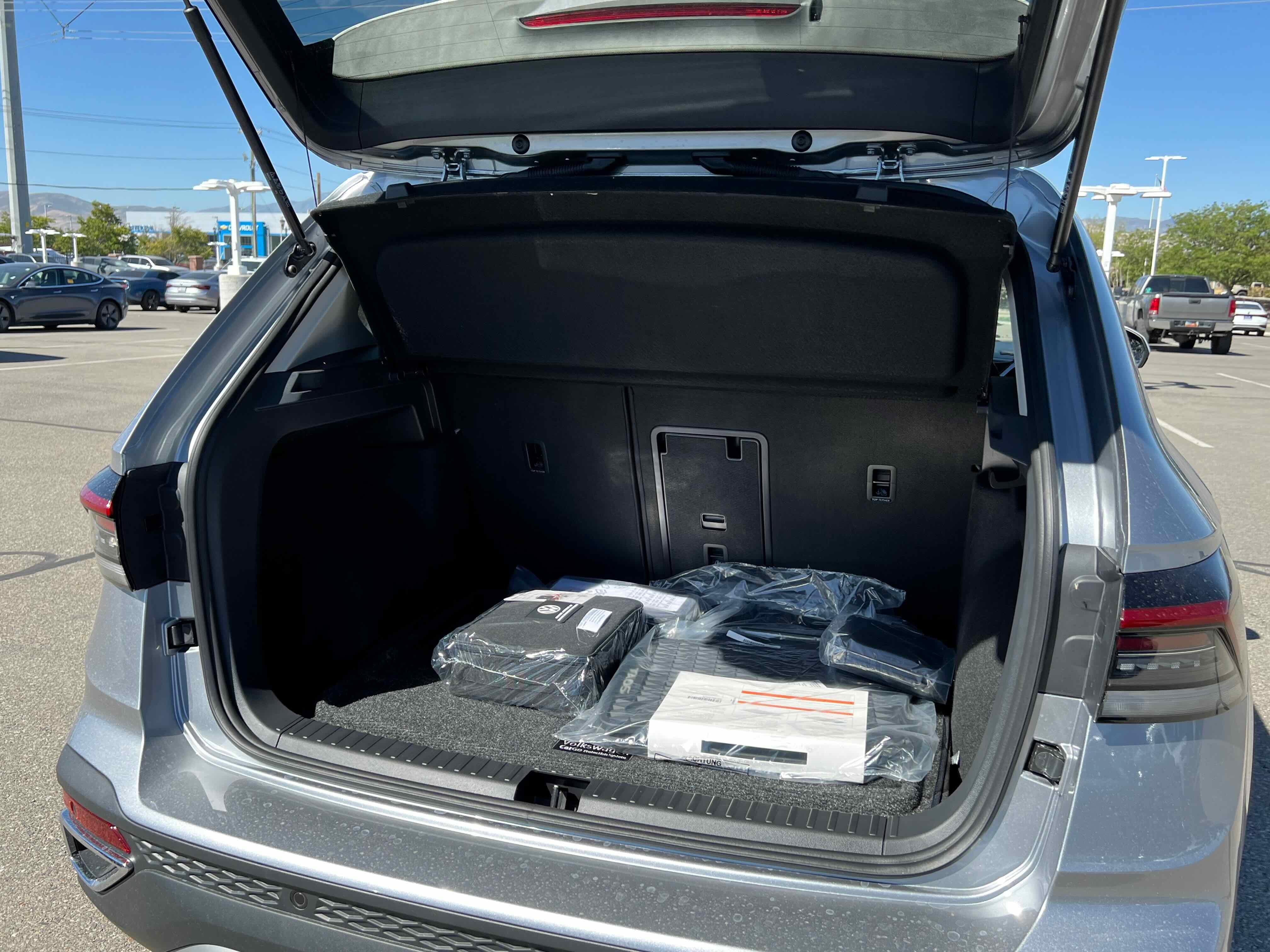 2025 Volkswagen Taos SEL