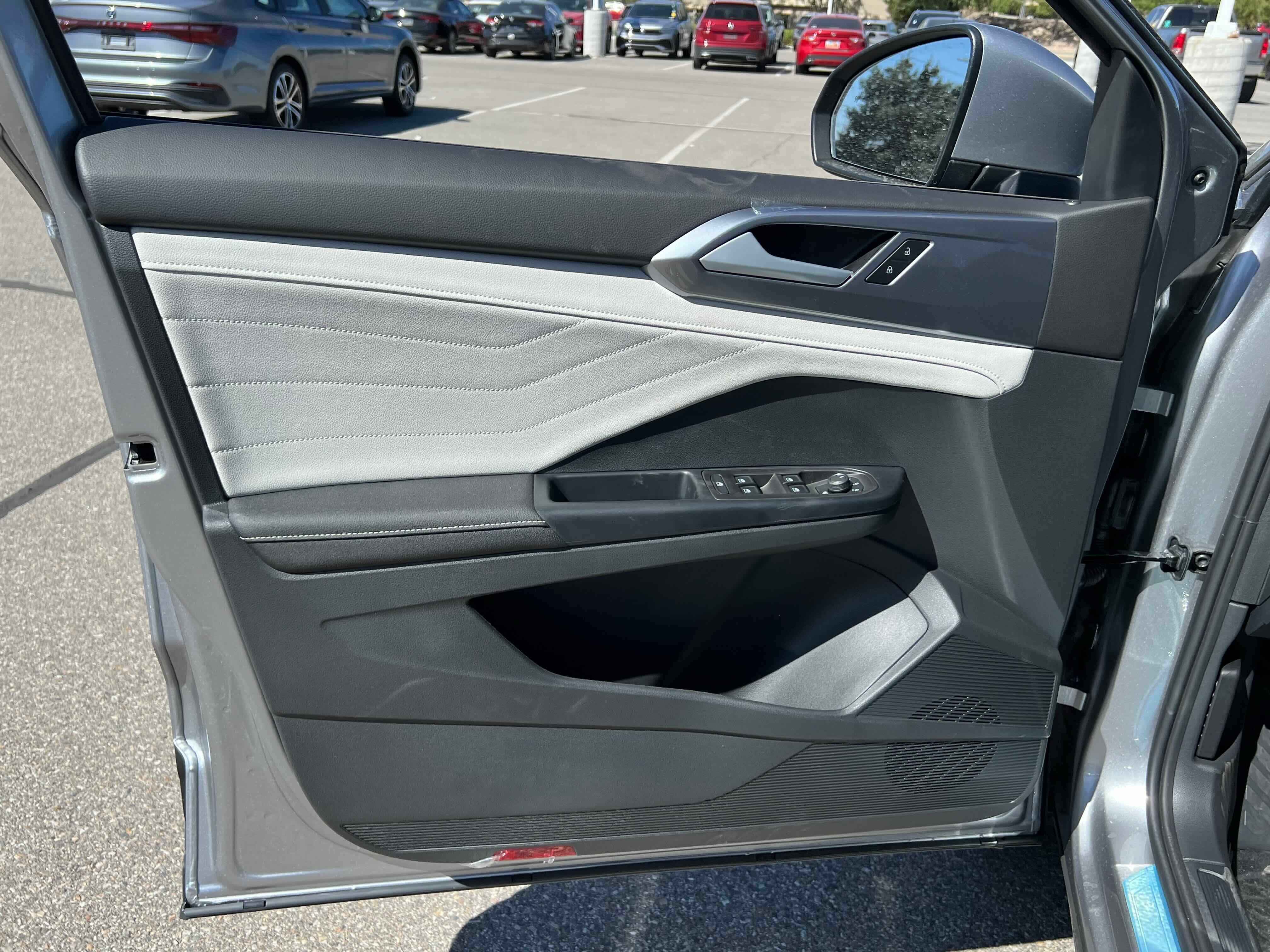 2025 Volkswagen Taos SEL