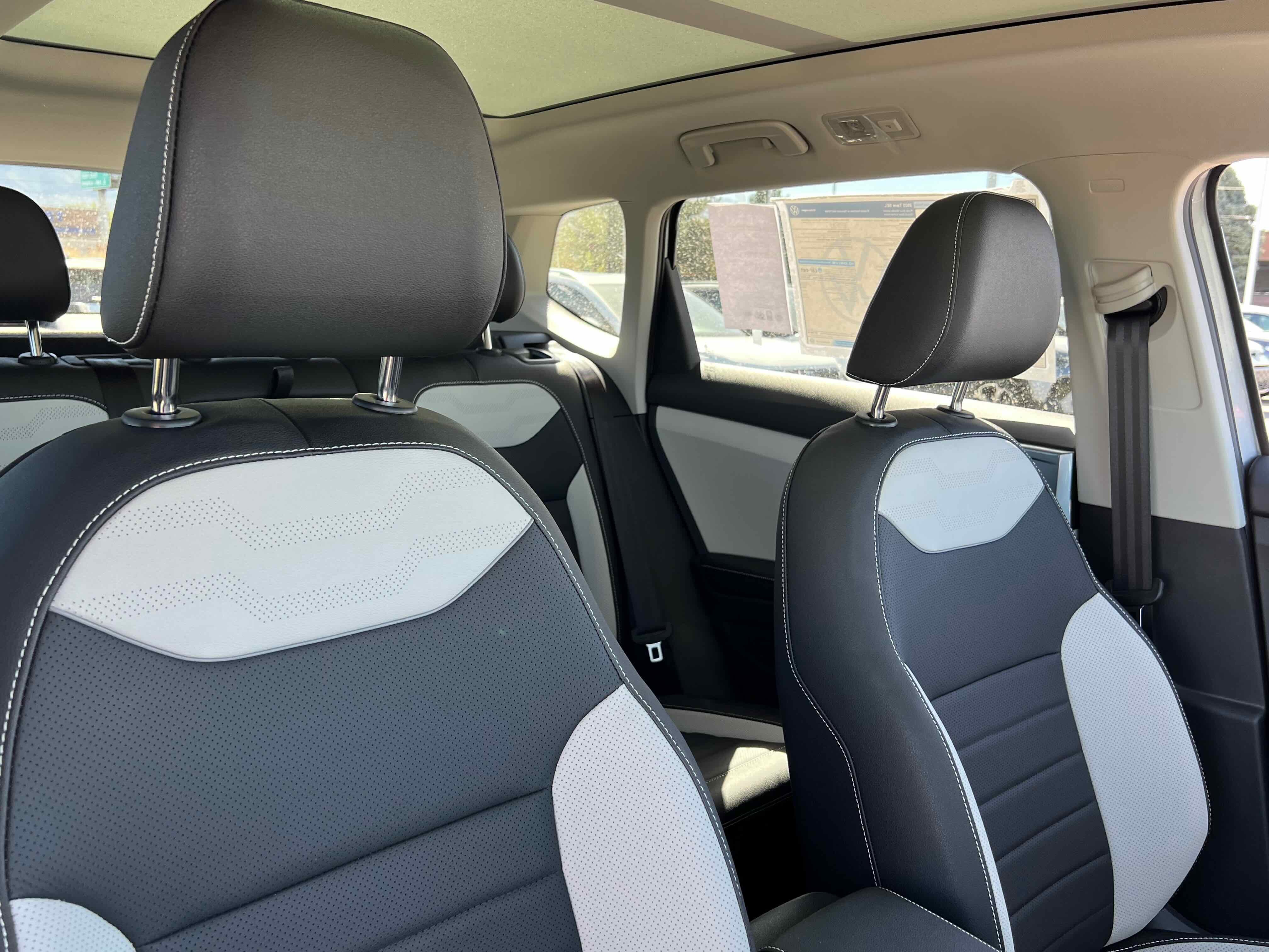 2025 Volkswagen Taos SEL