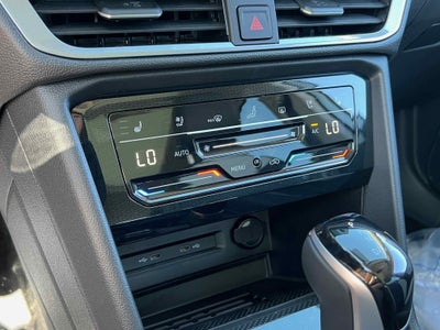 2025 Volkswagen Taos SEL