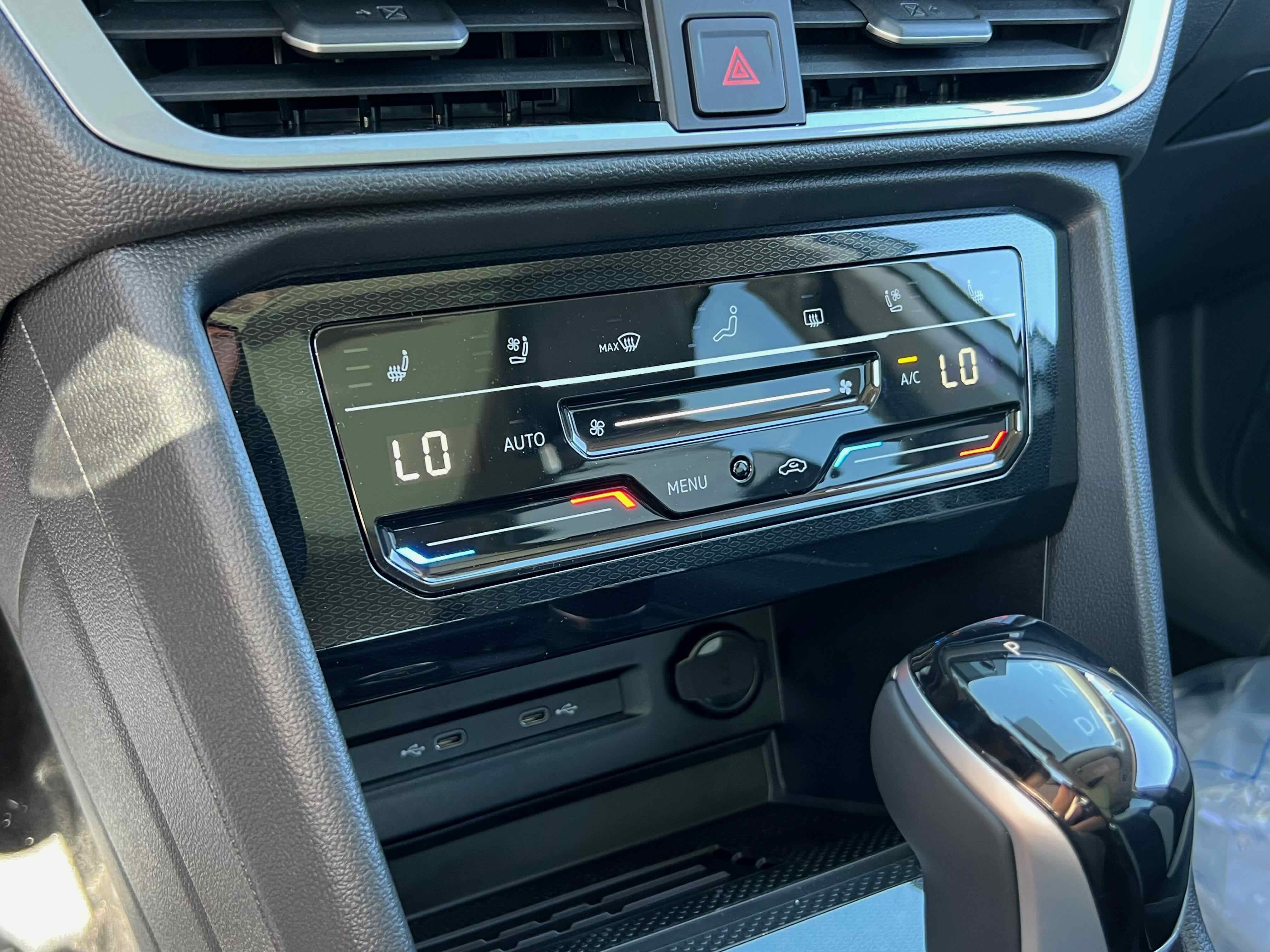 2025 Volkswagen Taos SEL