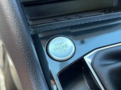 2025 Volkswagen Taos SEL