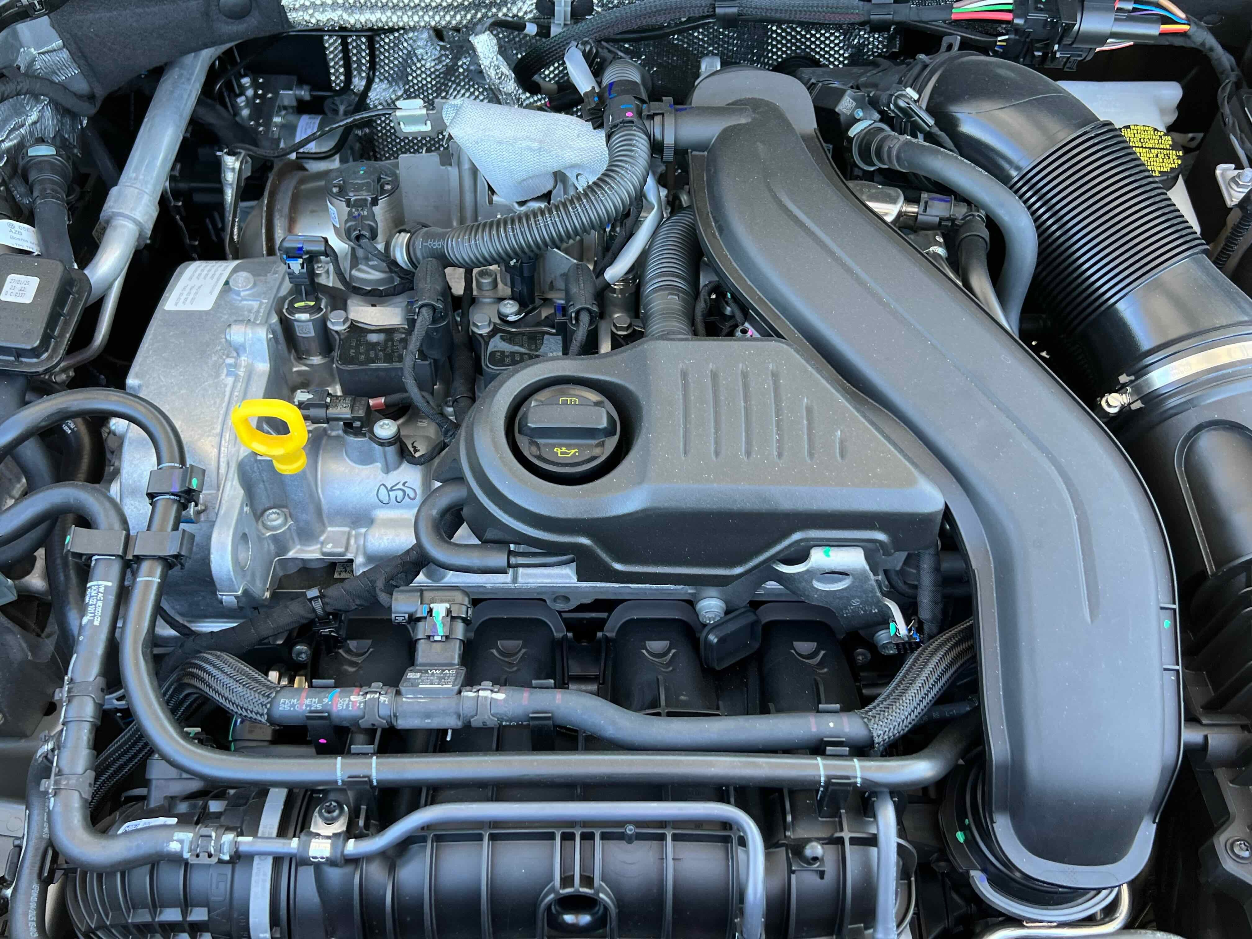 2025 Volkswagen Taos SEL