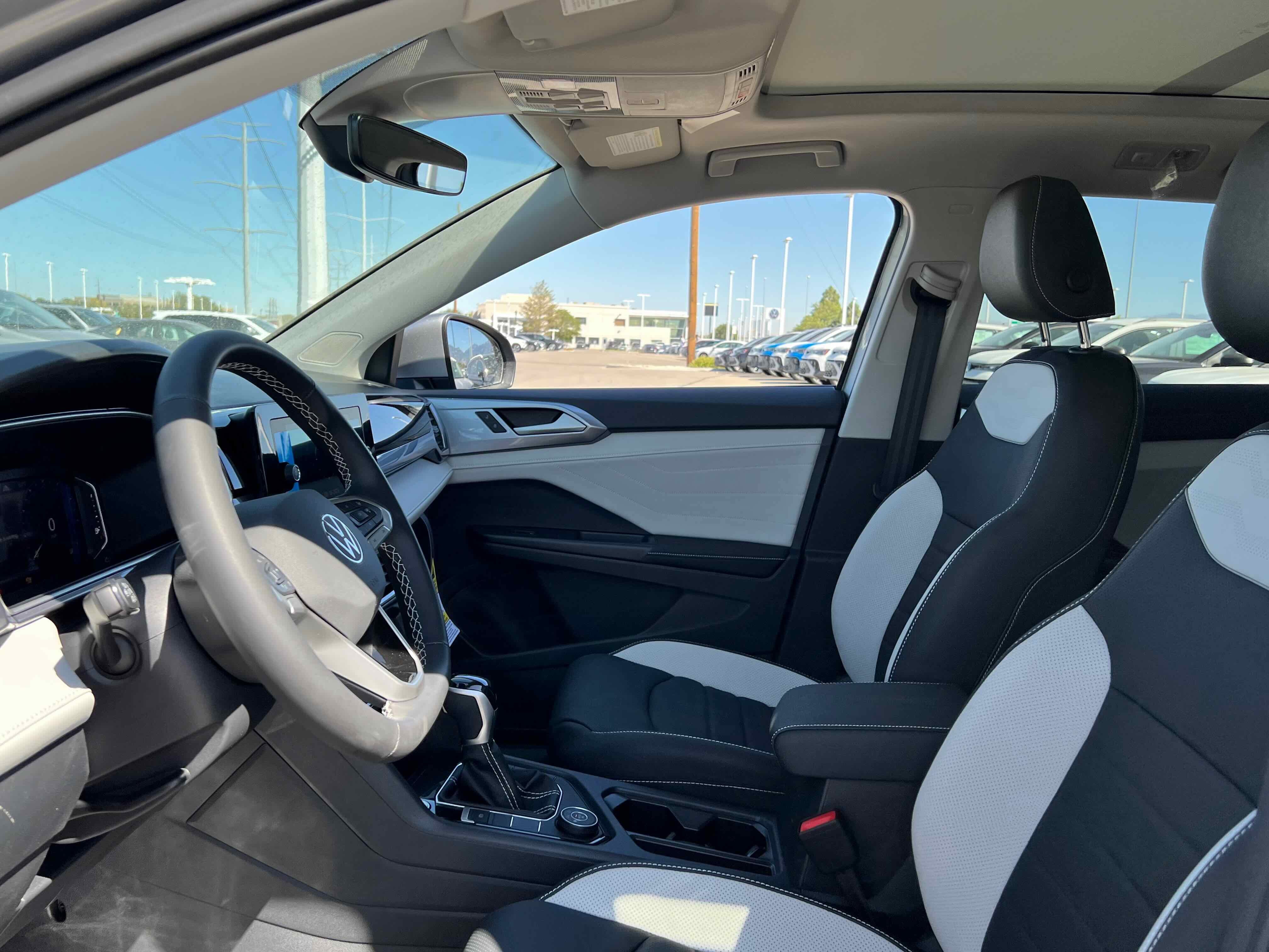 2025 Volkswagen Taos SEL