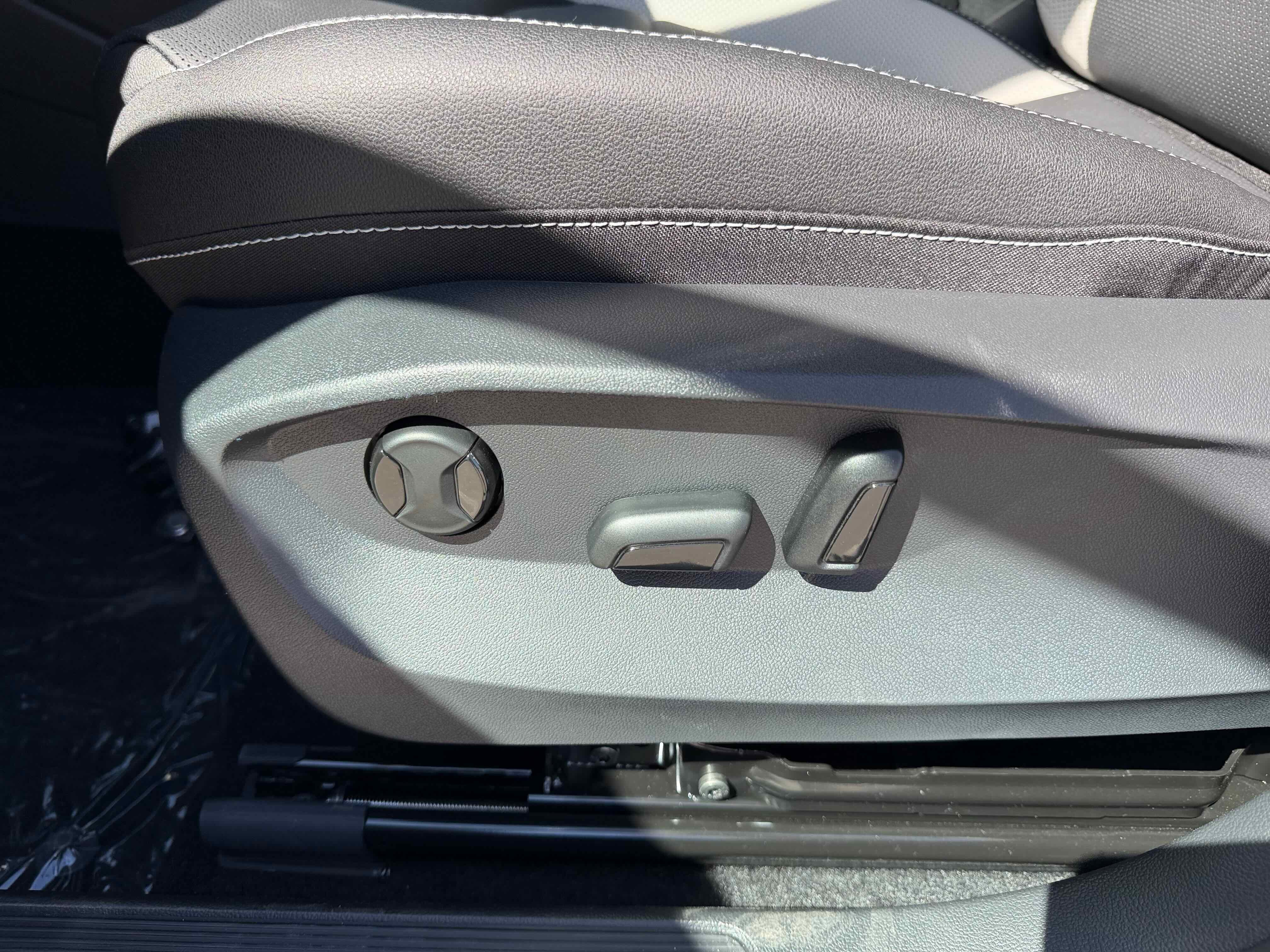 2026 Volkswagen Taos SEL
