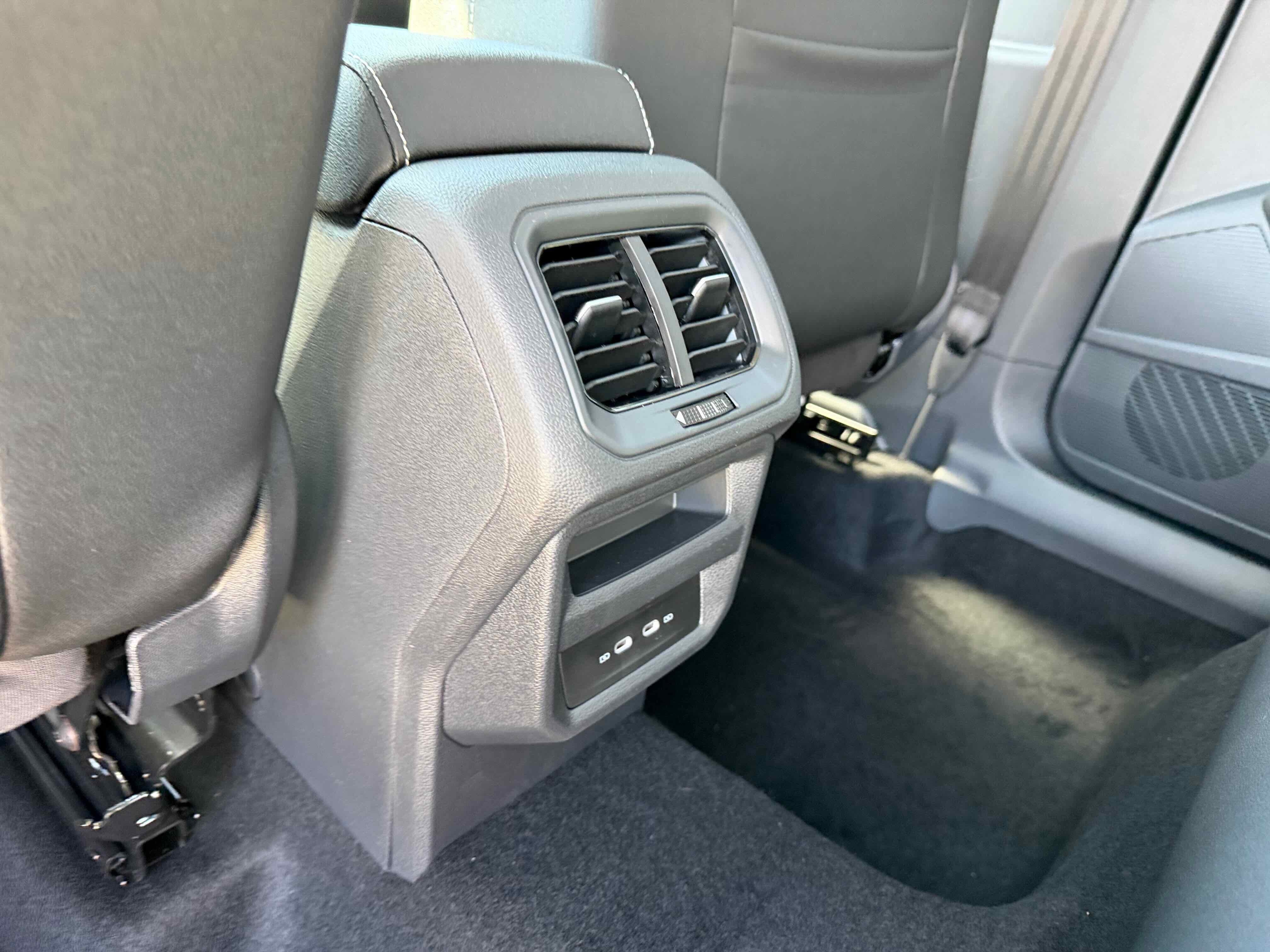 2026 Volkswagen Taos SEL