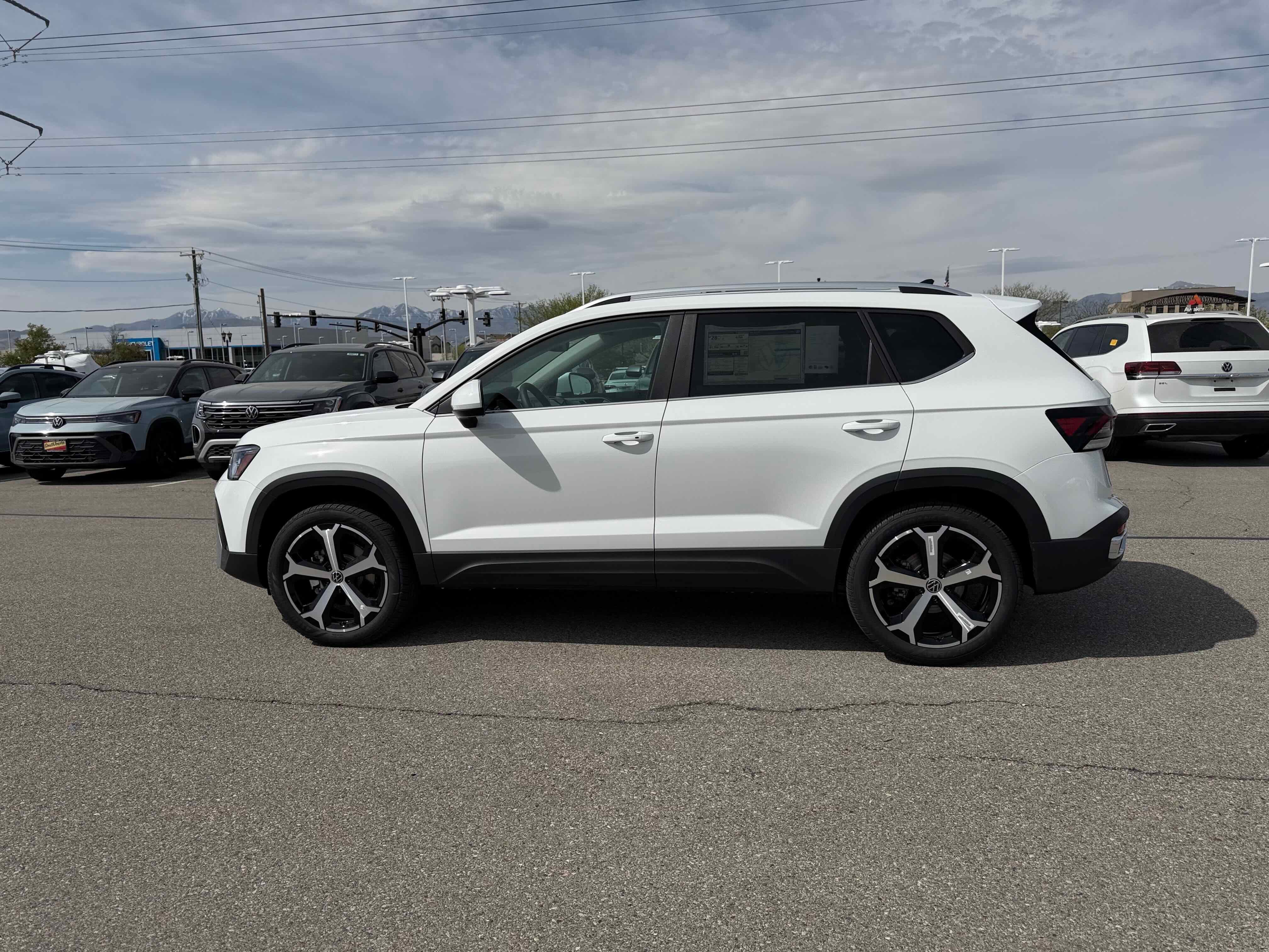 2026 Volkswagen Taos SEL