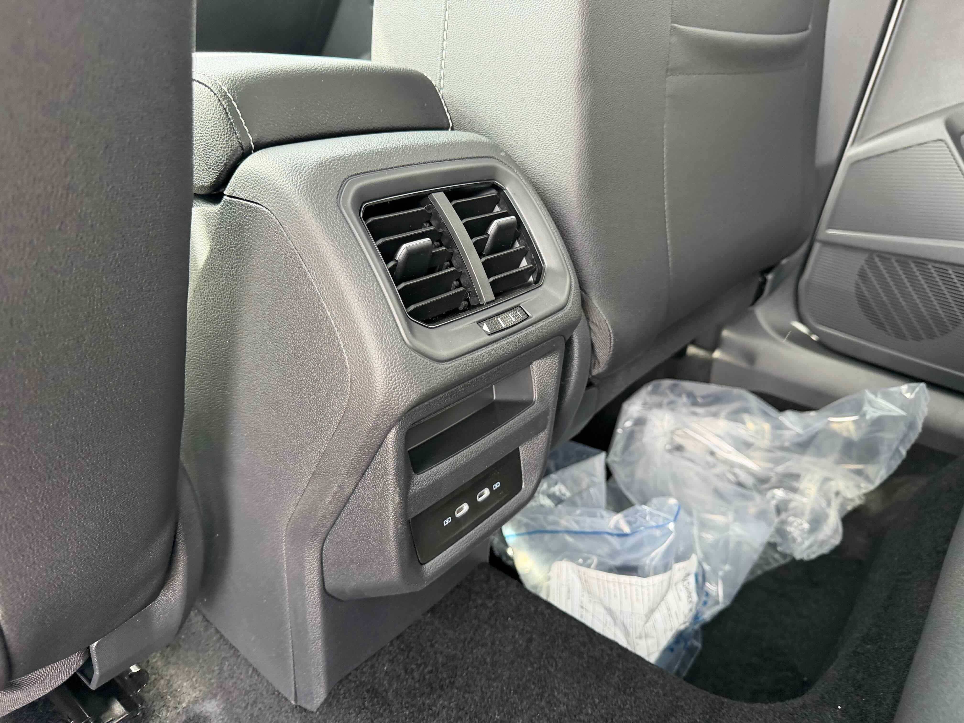 2026 Volkswagen Taos SEL