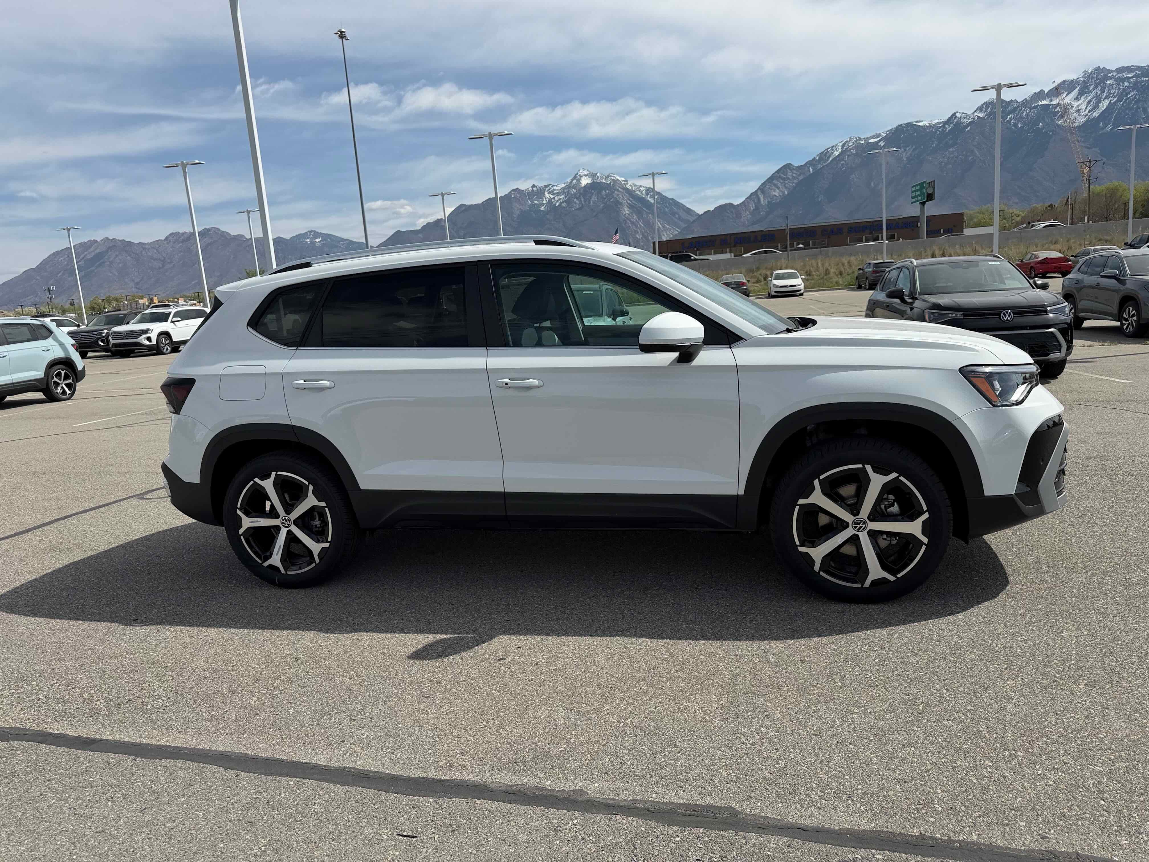 2026 Volkswagen Taos SEL