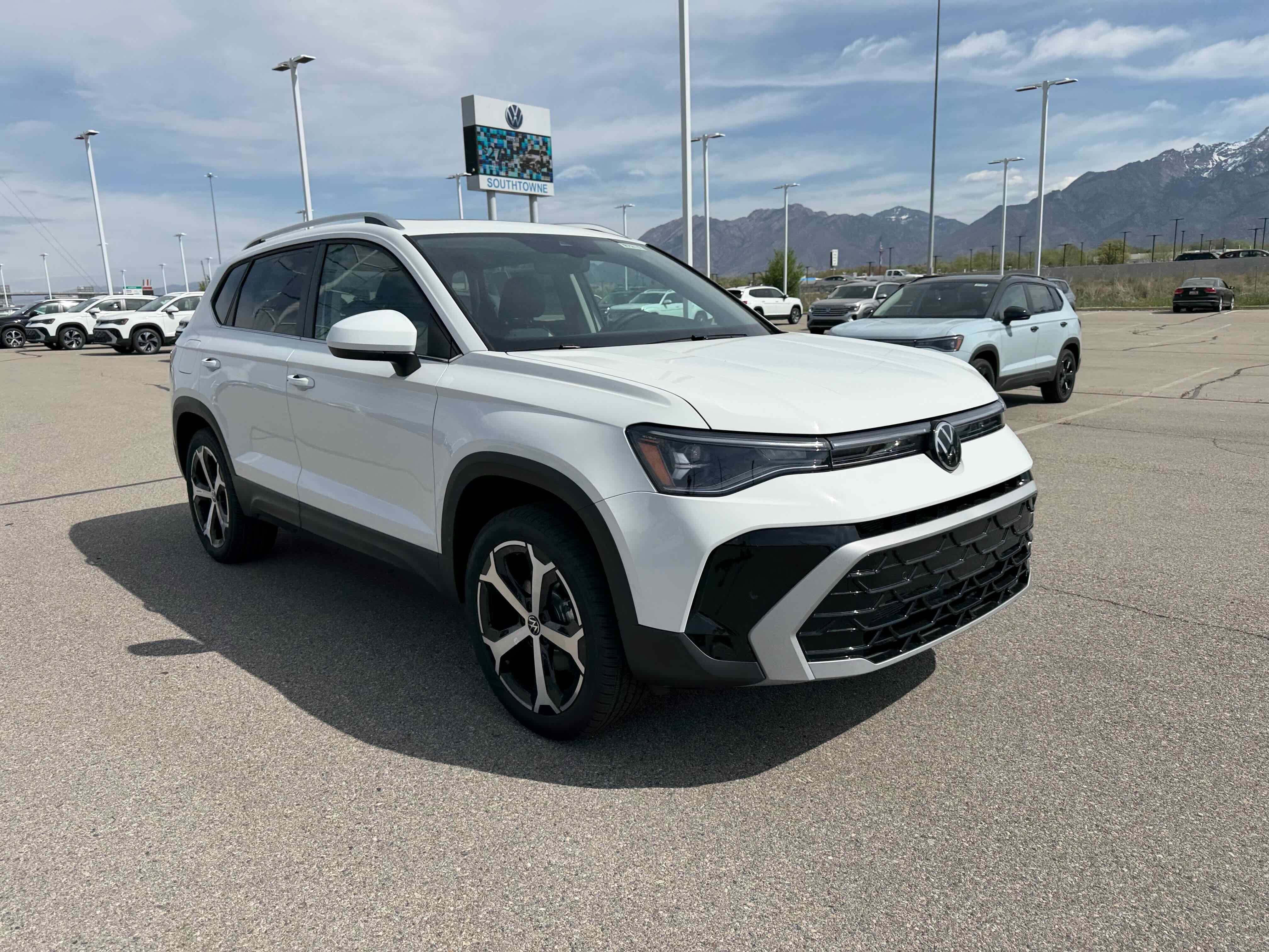2026 Volkswagen Taos SEL