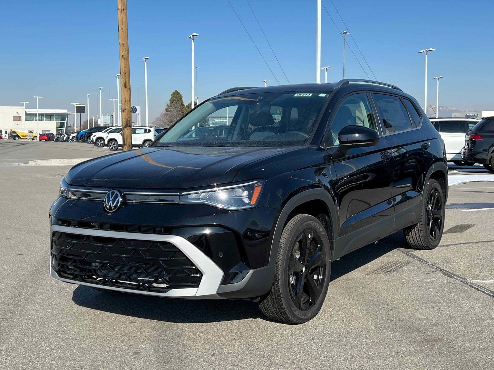 2025 Volkswagen Taos SEL