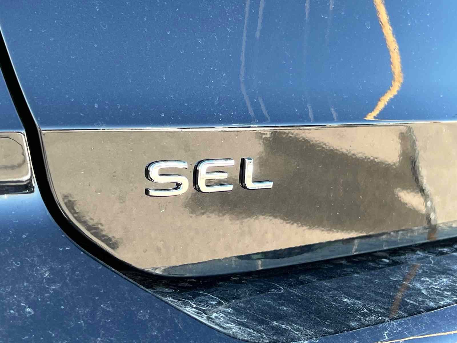 2025 Volkswagen Taos SEL