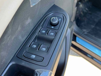 2025 Volkswagen Taos SEL