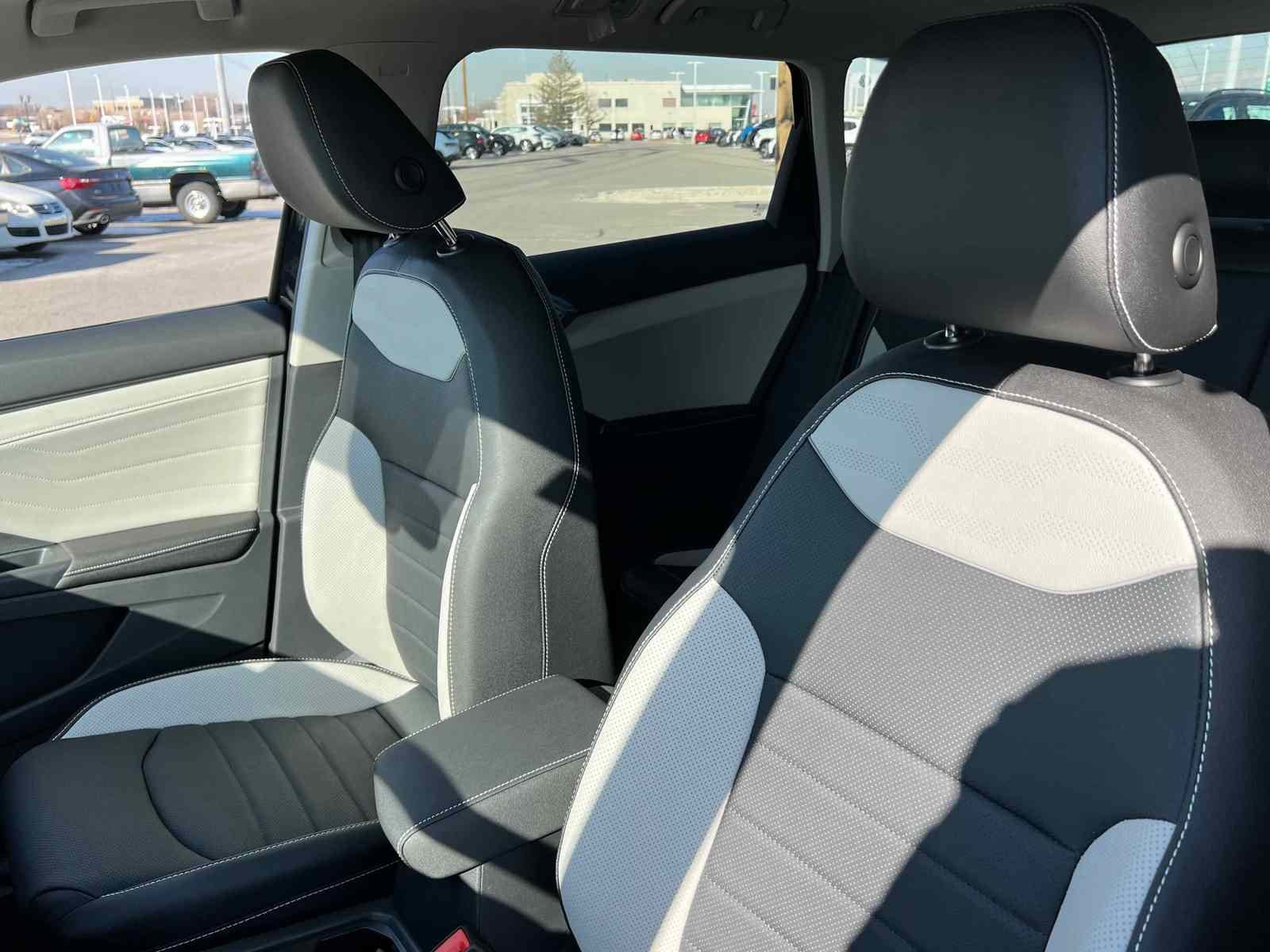 2025 Volkswagen Taos SEL