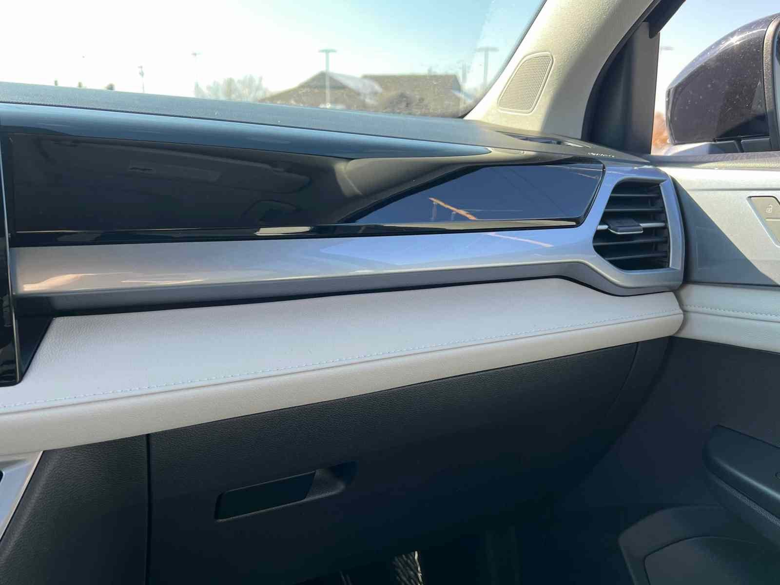 2025 Volkswagen Taos SEL