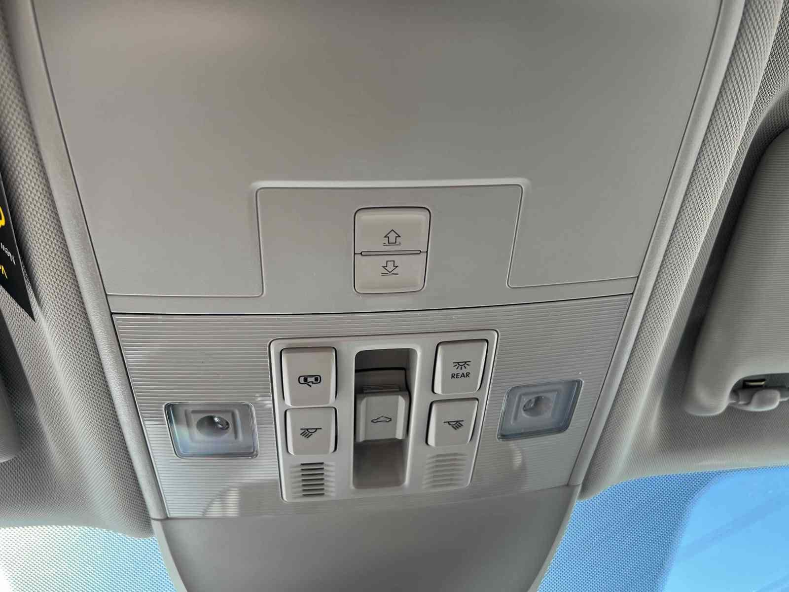 2025 Volkswagen Taos SEL