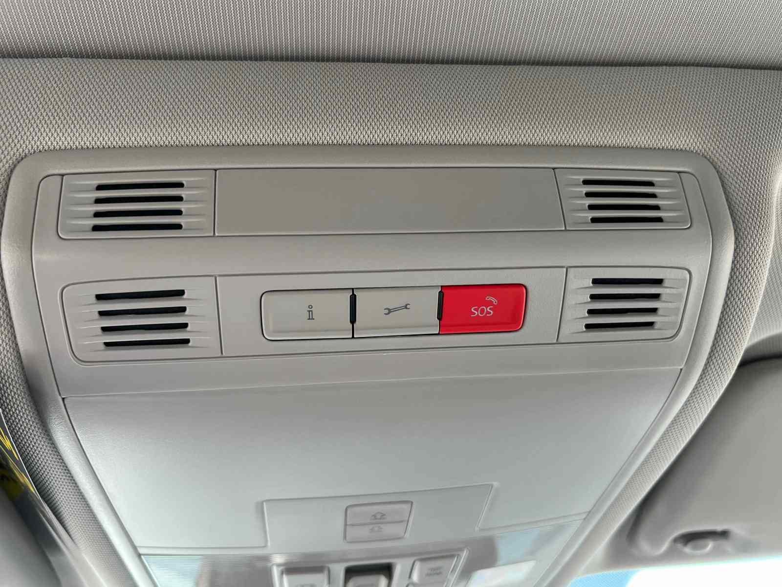 2025 Volkswagen Taos SEL