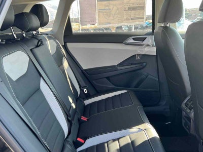 2025 Volkswagen Taos SEL