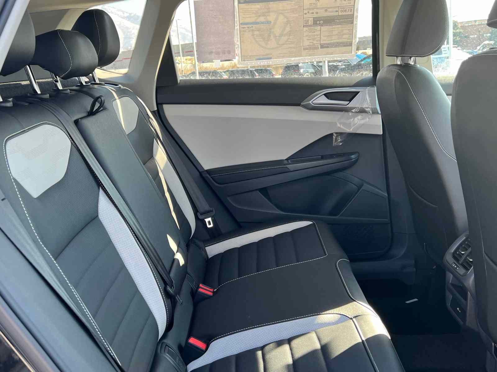 2025 Volkswagen Taos SEL