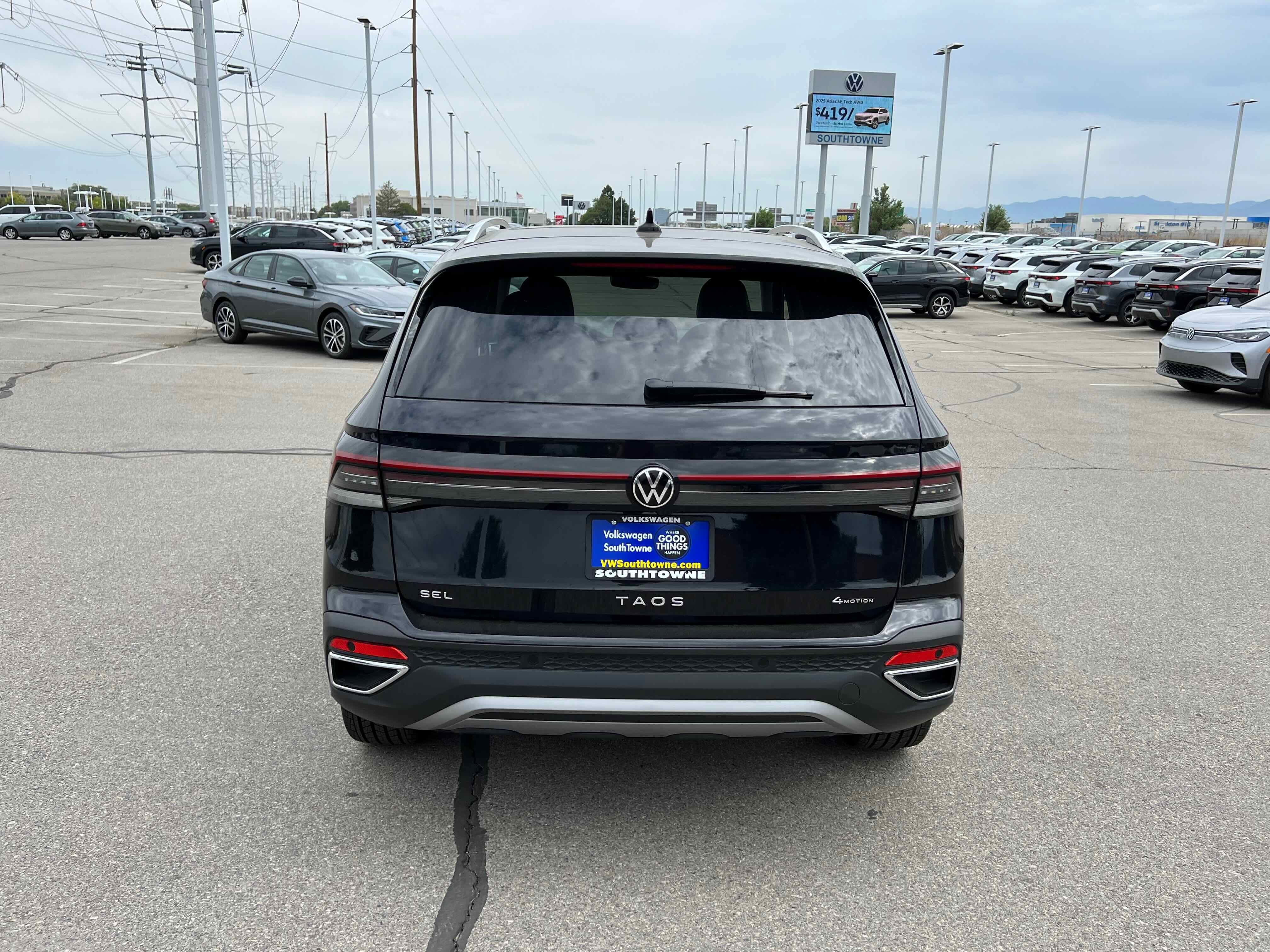 2025 Volkswagen Taos SEL