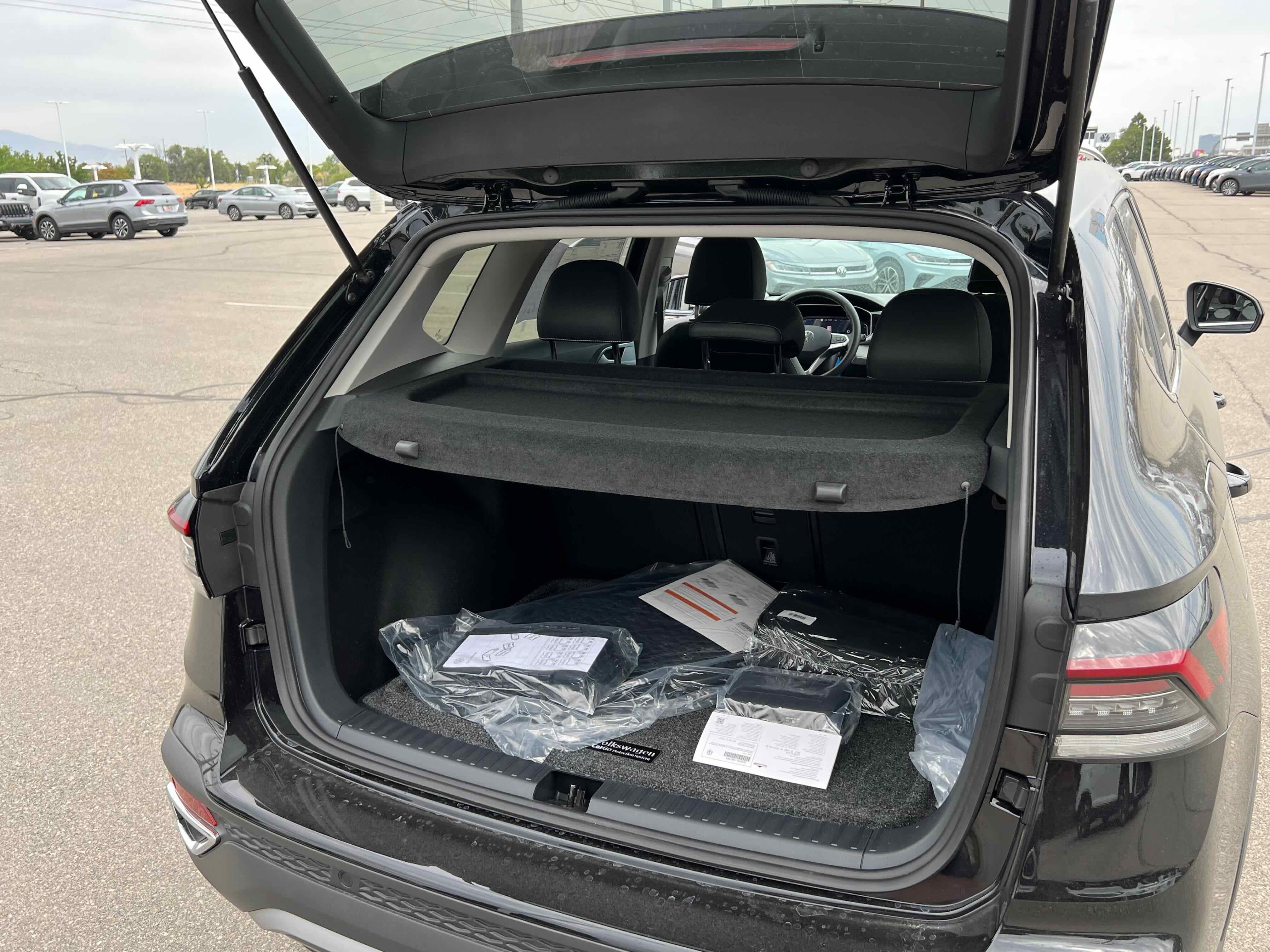 2025 Volkswagen Taos SEL