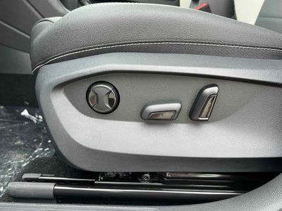 2025 Volkswagen Taos SEL