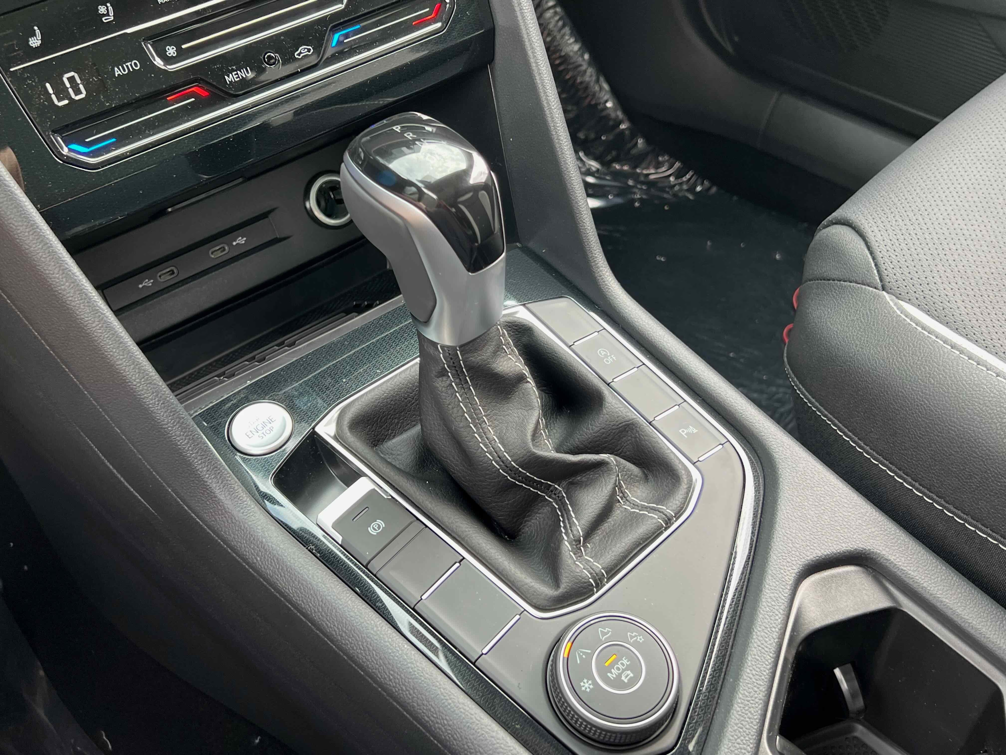 2025 Volkswagen Taos SEL