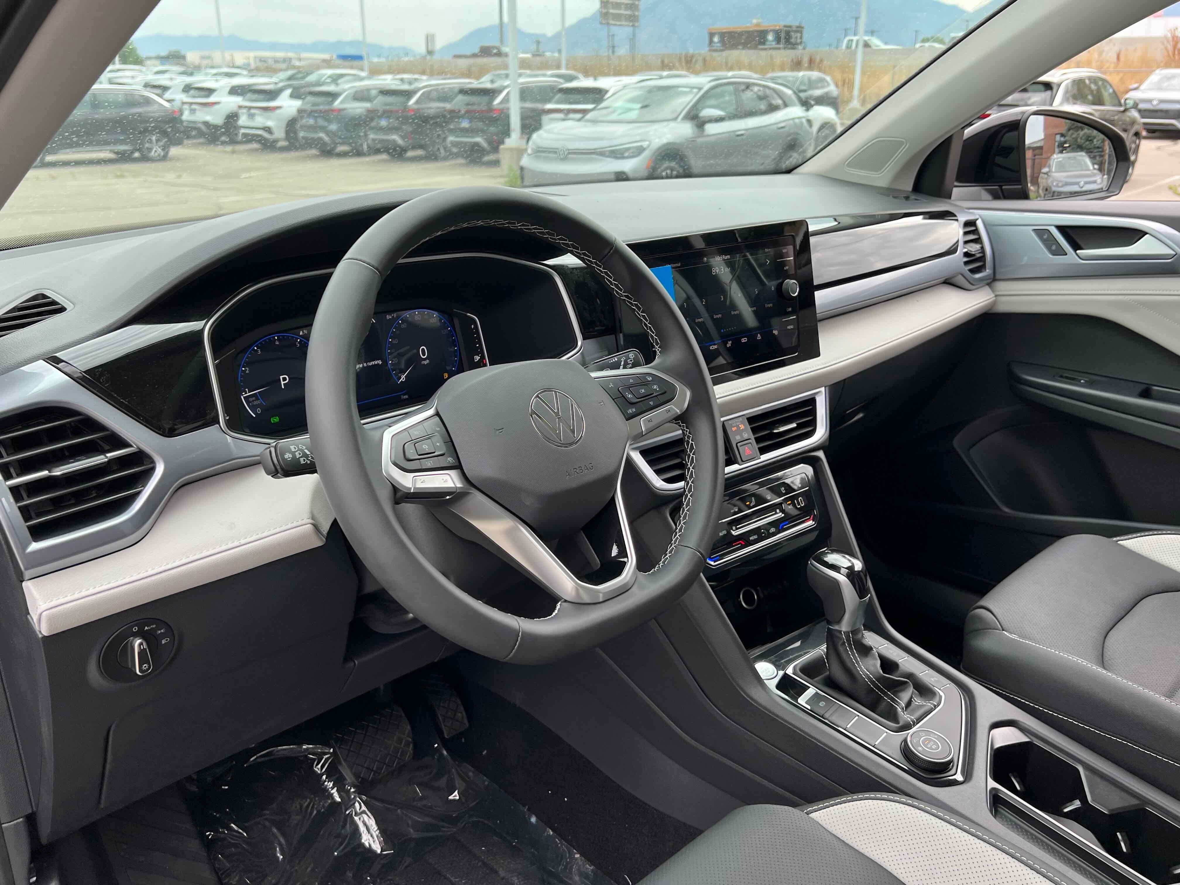 2025 Volkswagen Taos SEL