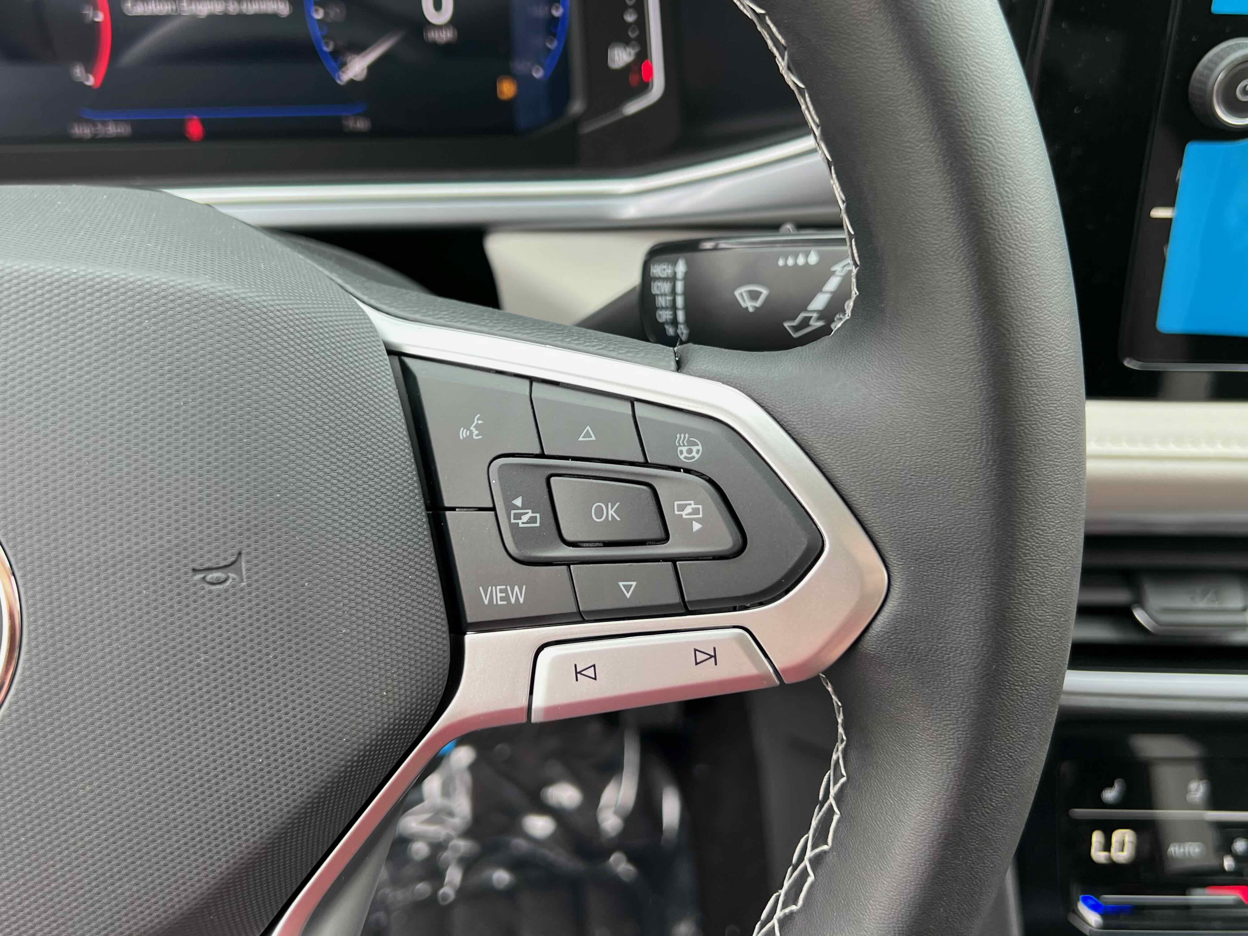 2025 Volkswagen Taos SEL