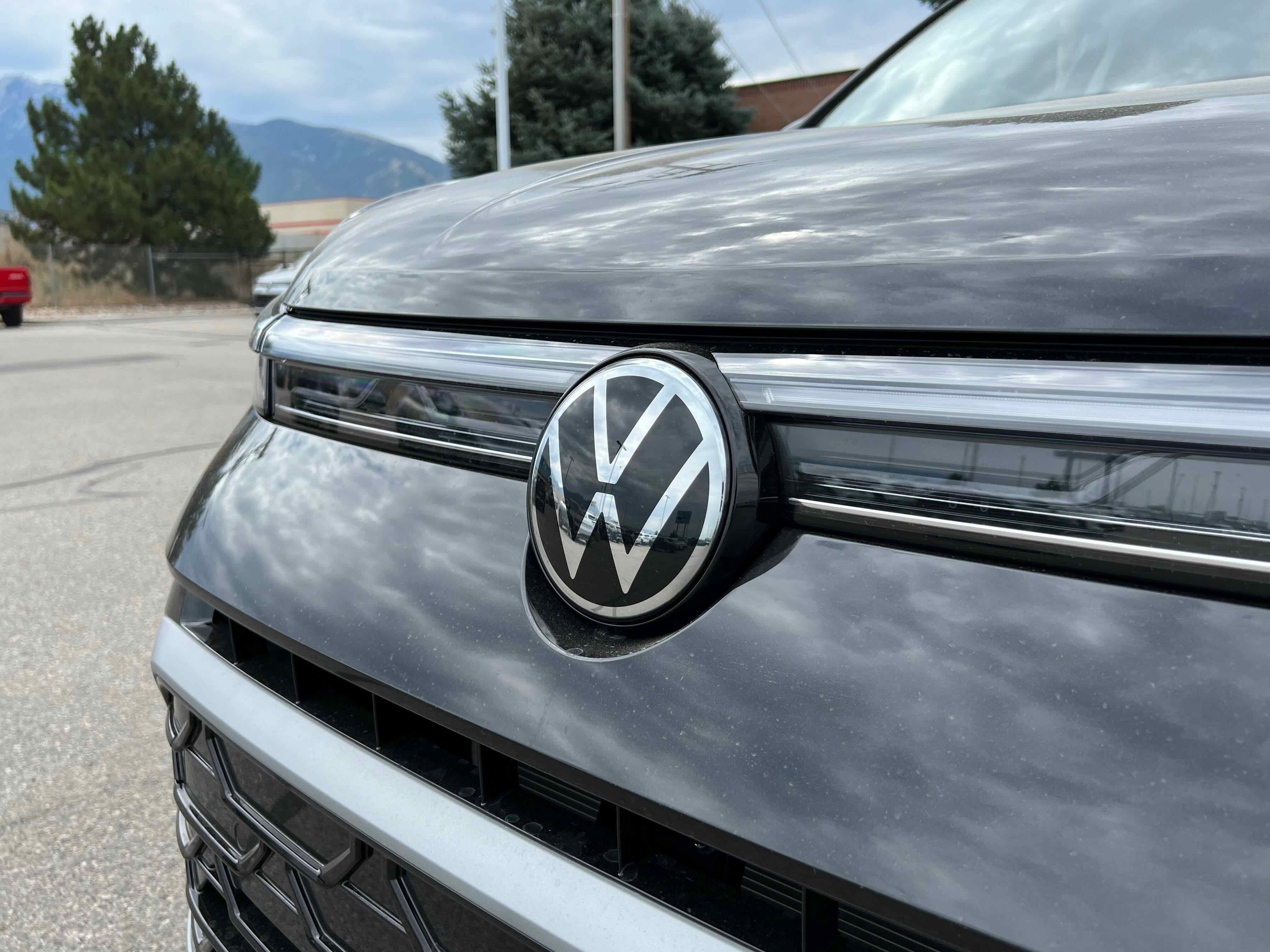 2025 Volkswagen Taos SEL