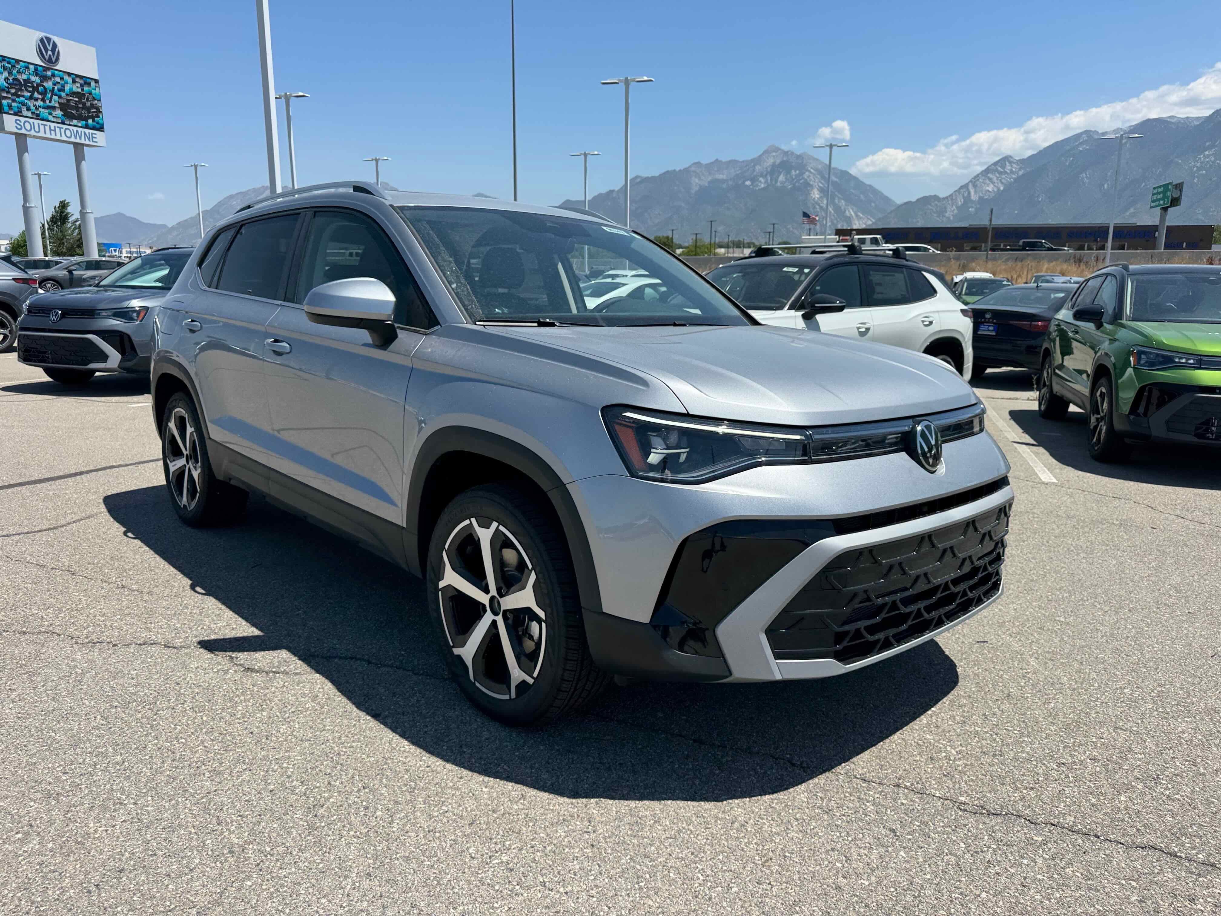 2025 Volkswagen Taos SEL