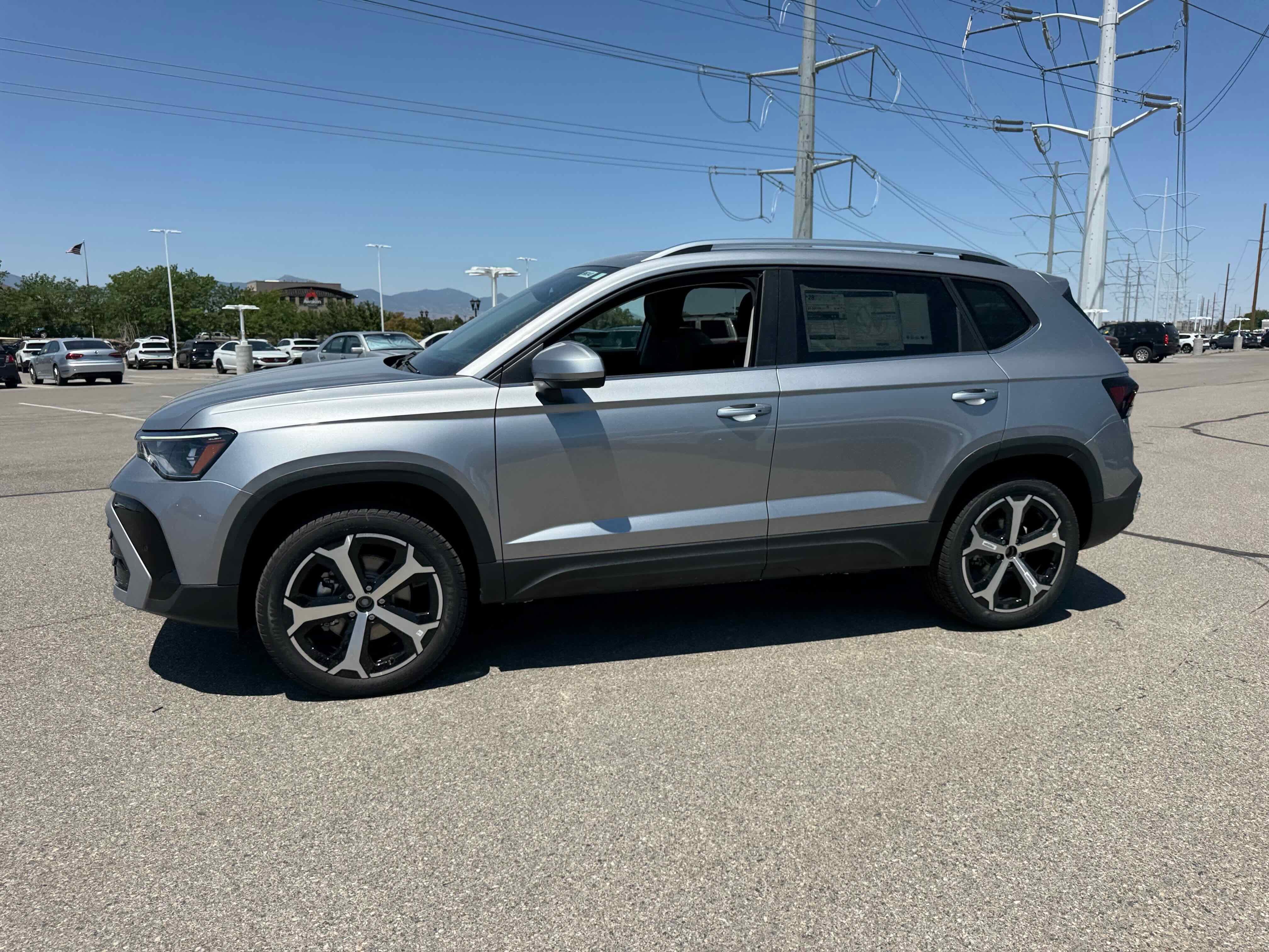 2025 Volkswagen Taos SEL