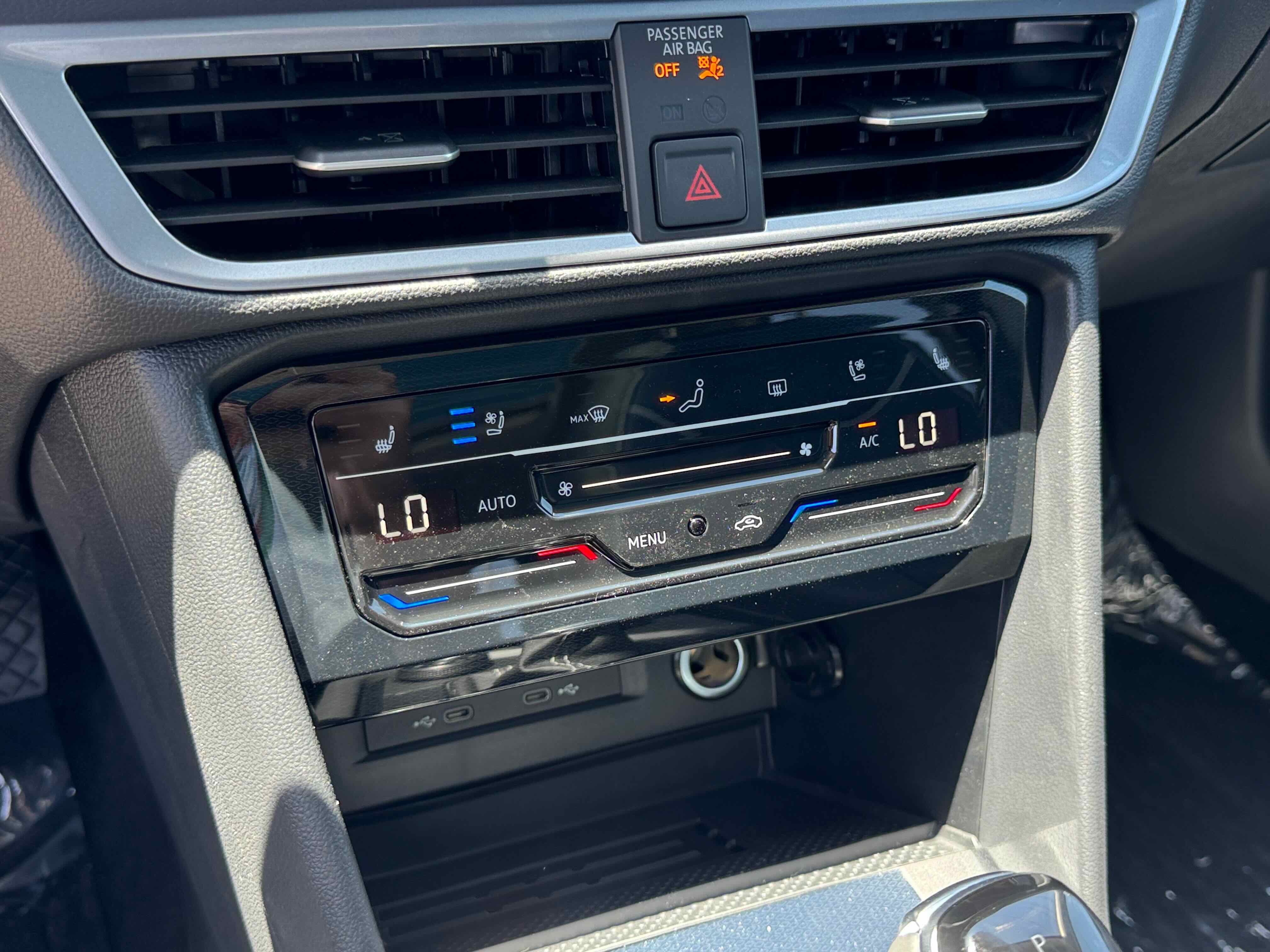 2025 Volkswagen Taos SEL