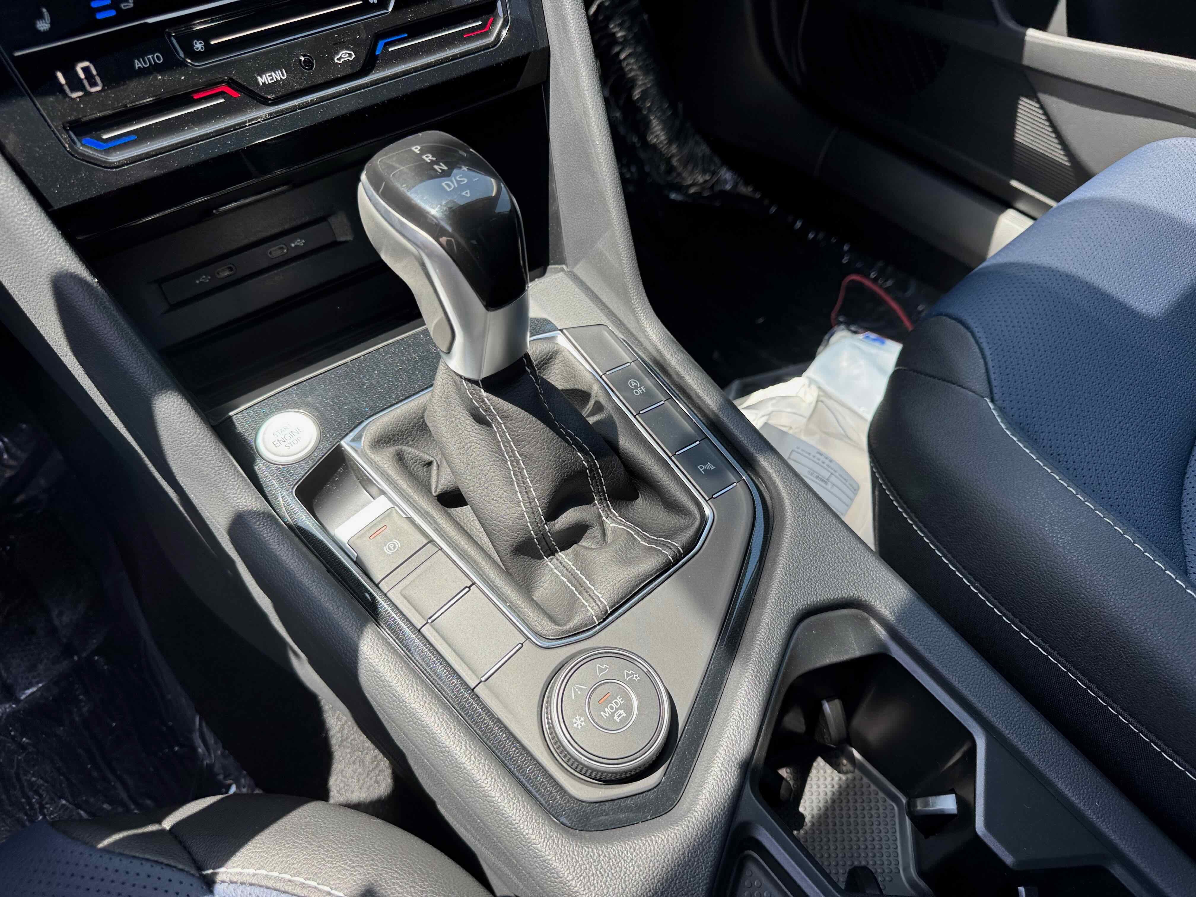 2025 Volkswagen Taos SEL