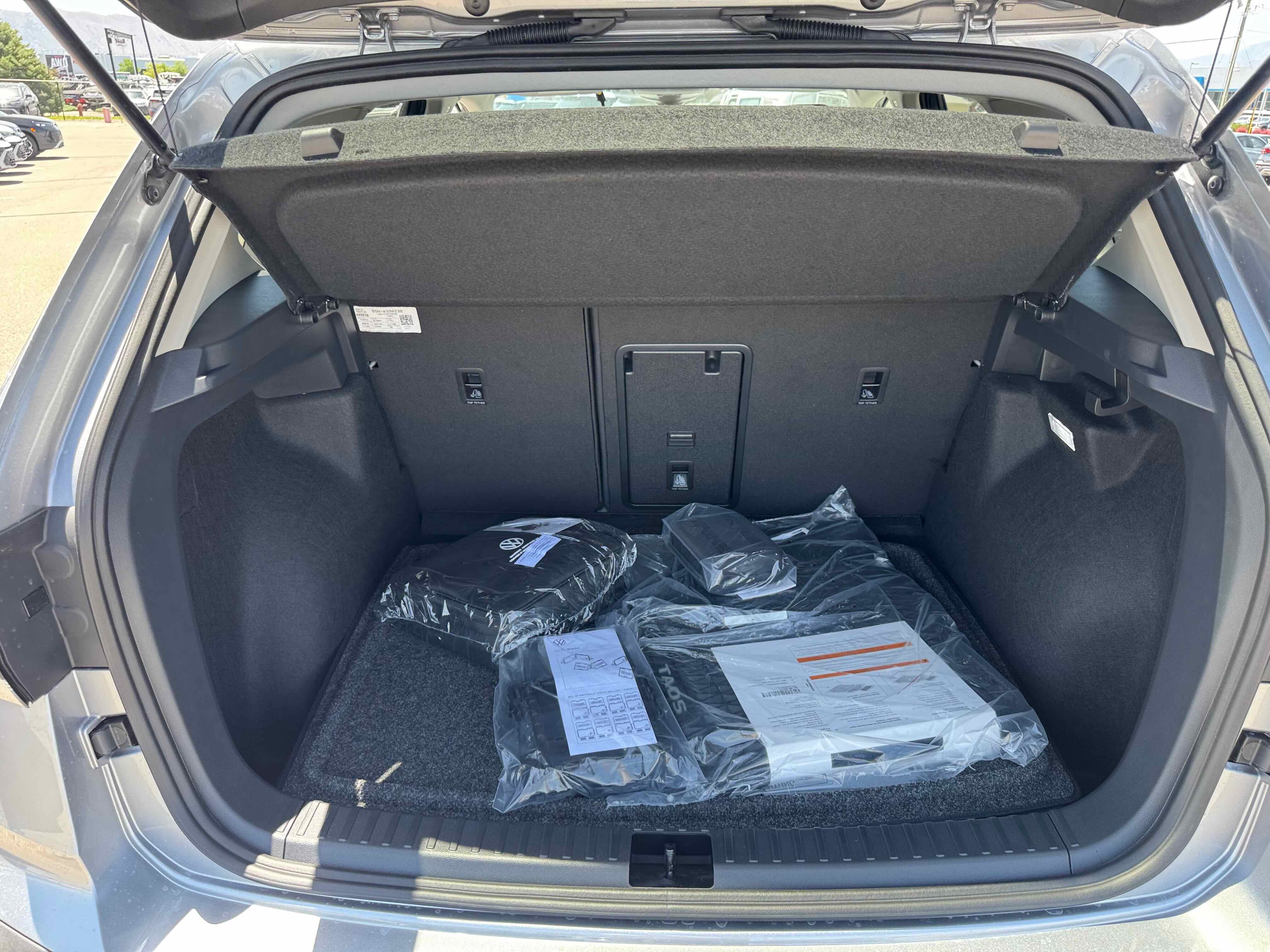 2025 Volkswagen Taos SEL