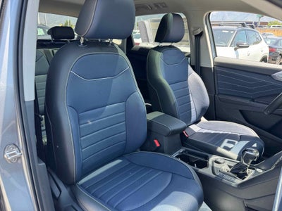 2025 Volkswagen Taos SEL