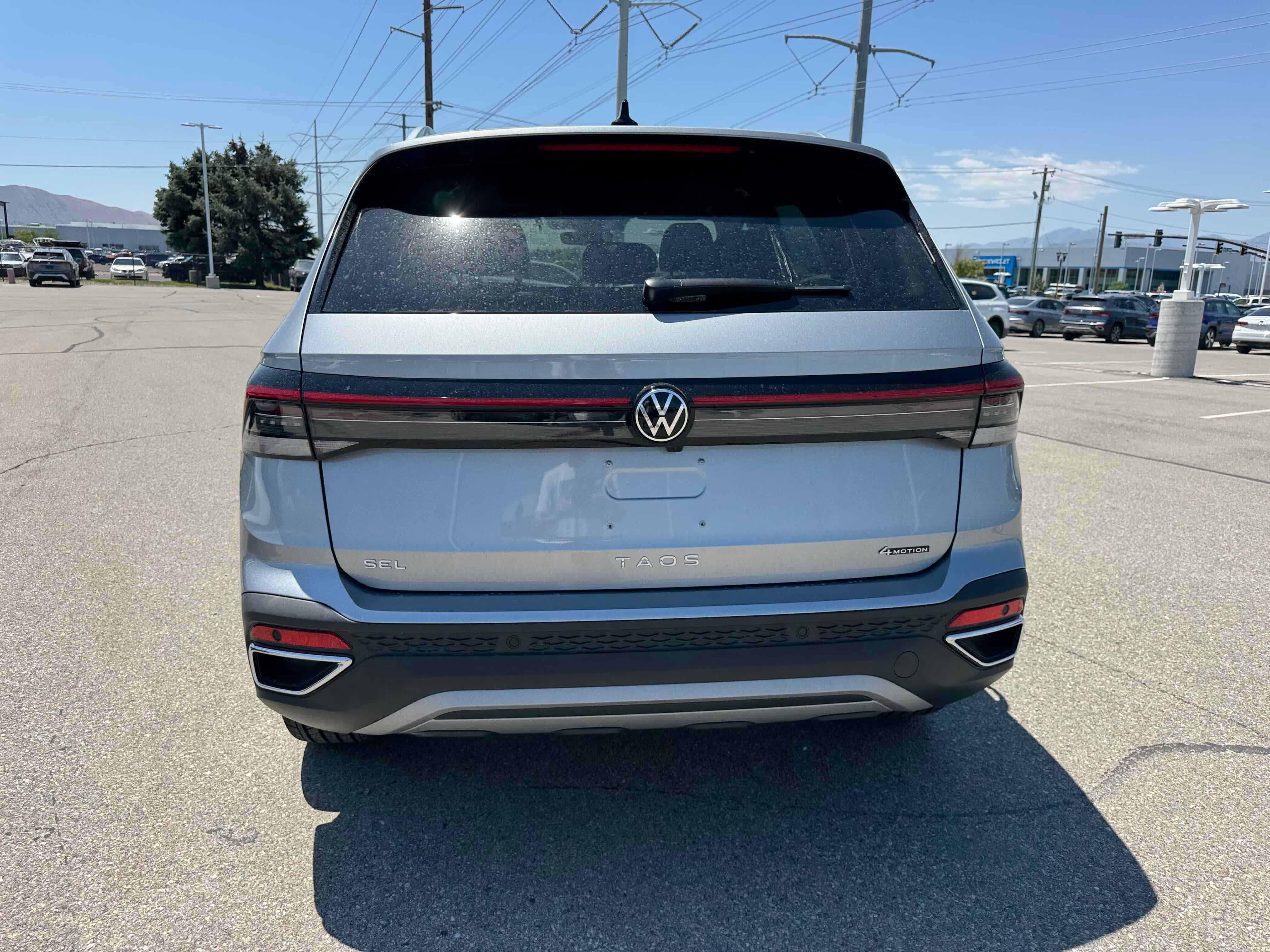 2025 Volkswagen Taos SEL