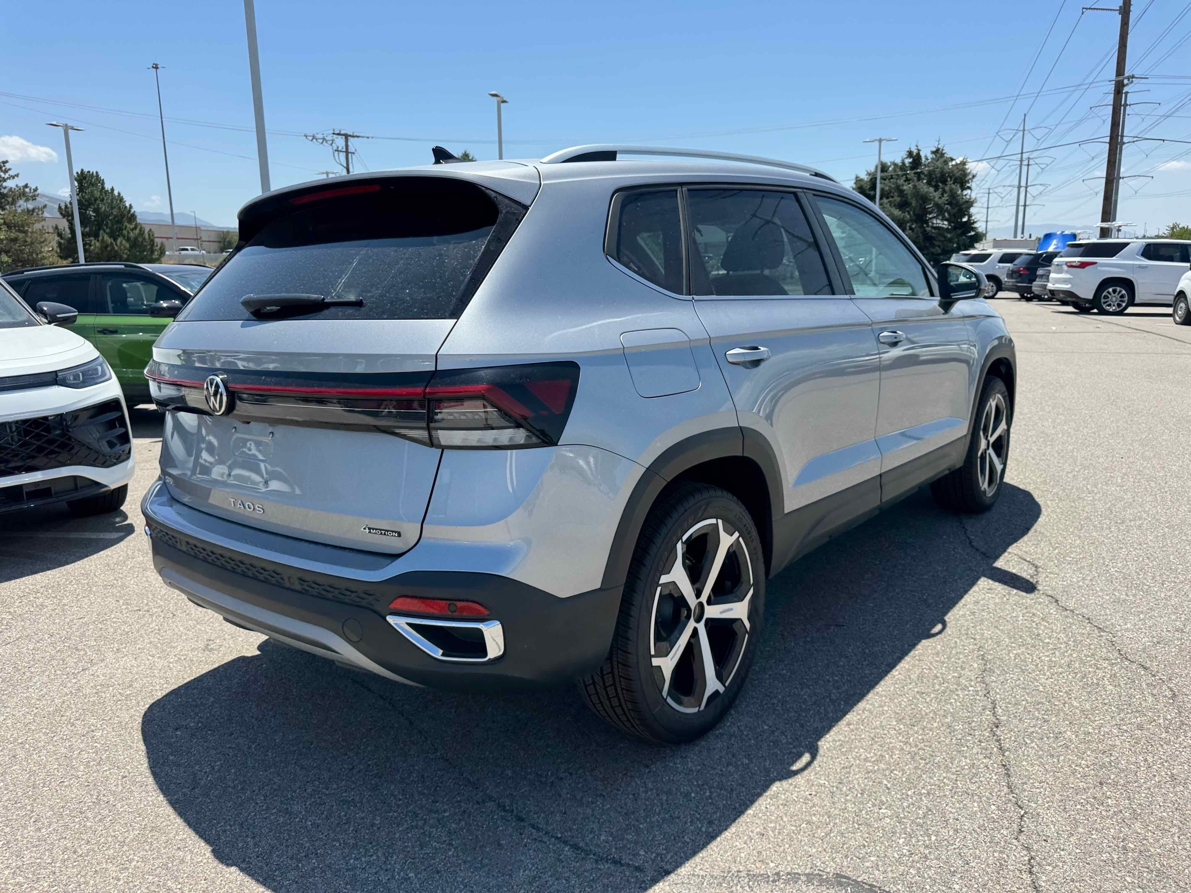 2025 Volkswagen Taos SEL