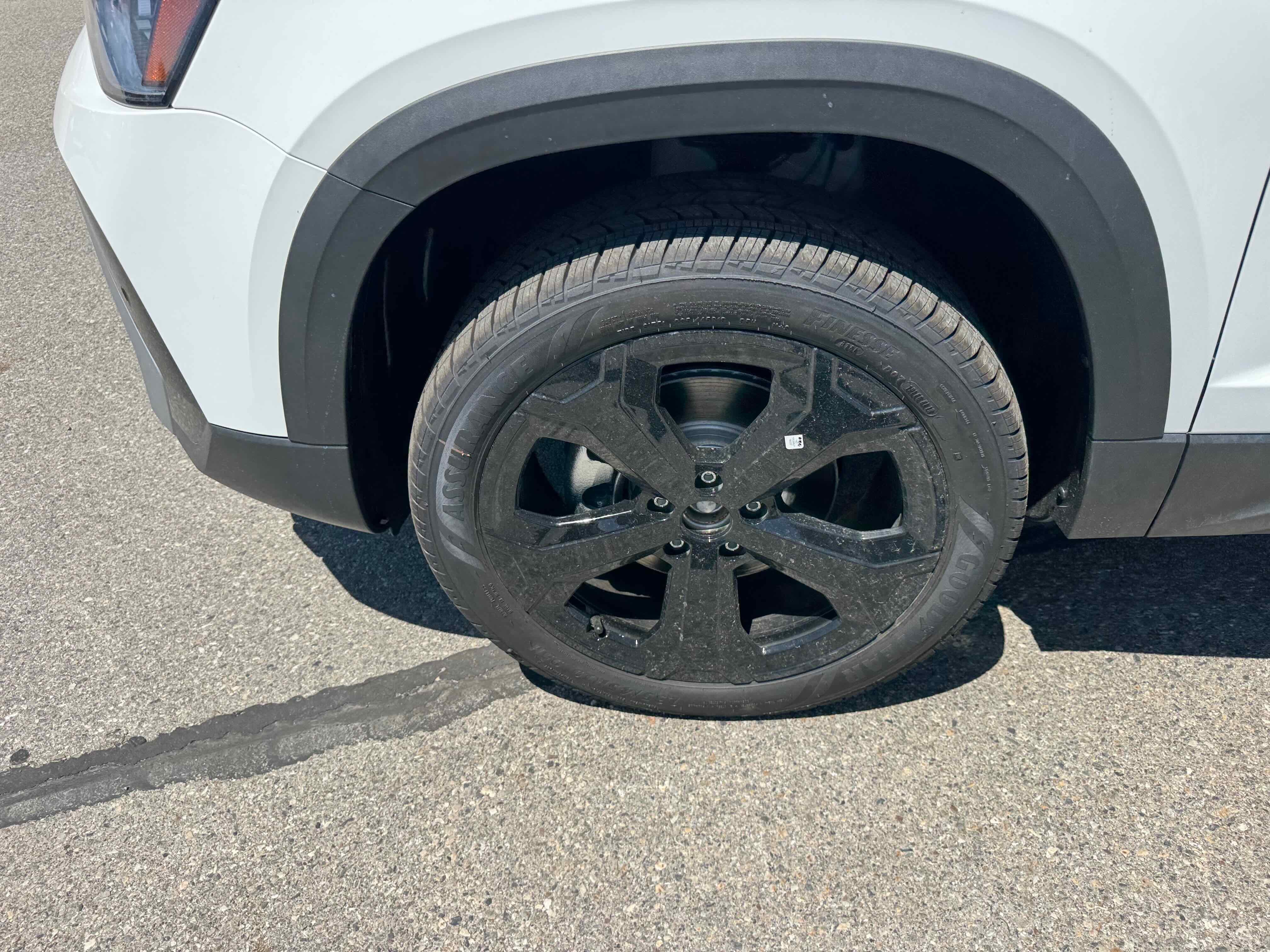 2025 Volkswagen Taos SEL