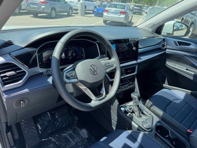 2025 Volkswagen Taos SEL