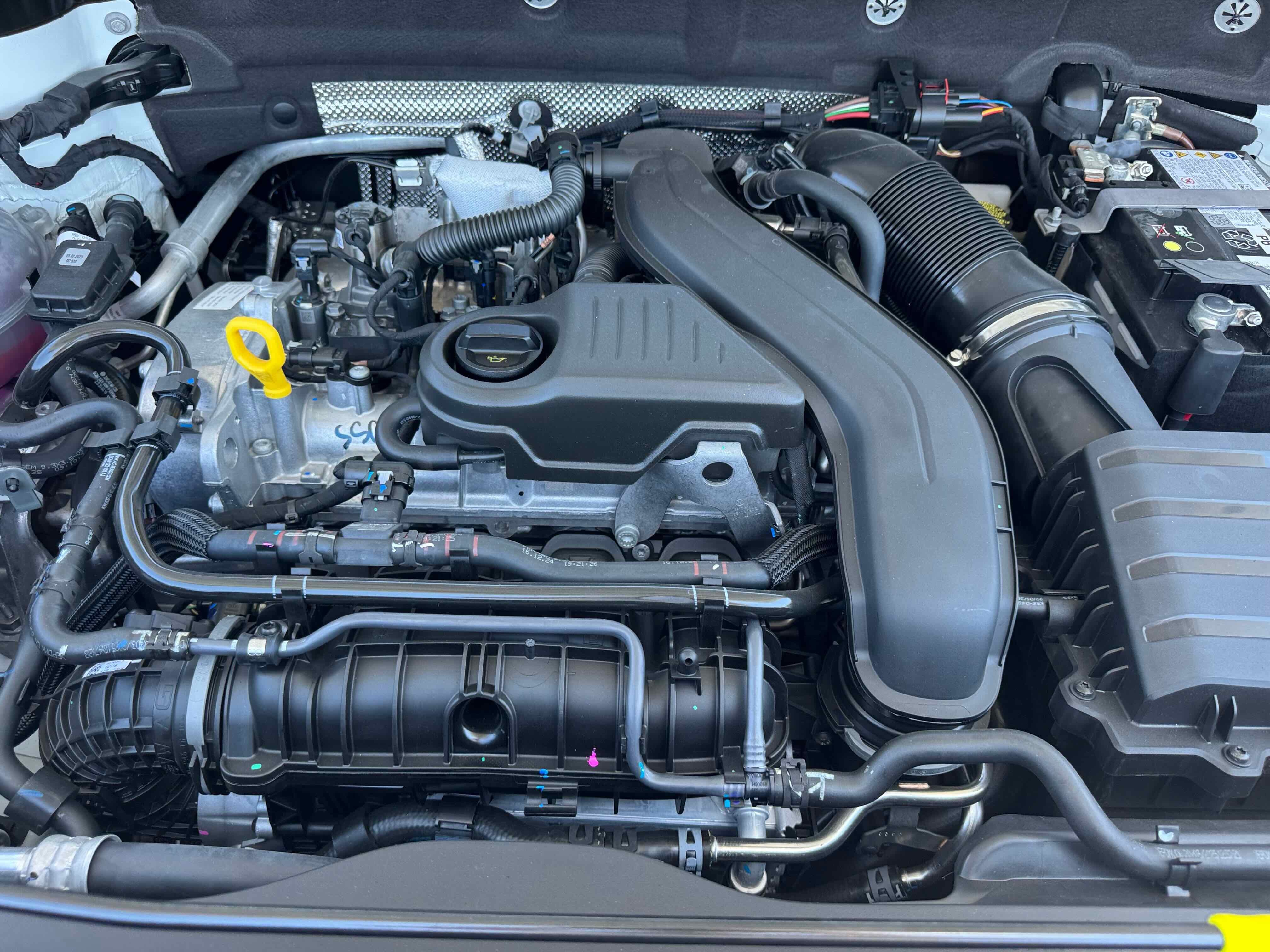 2025 Volkswagen Taos SEL