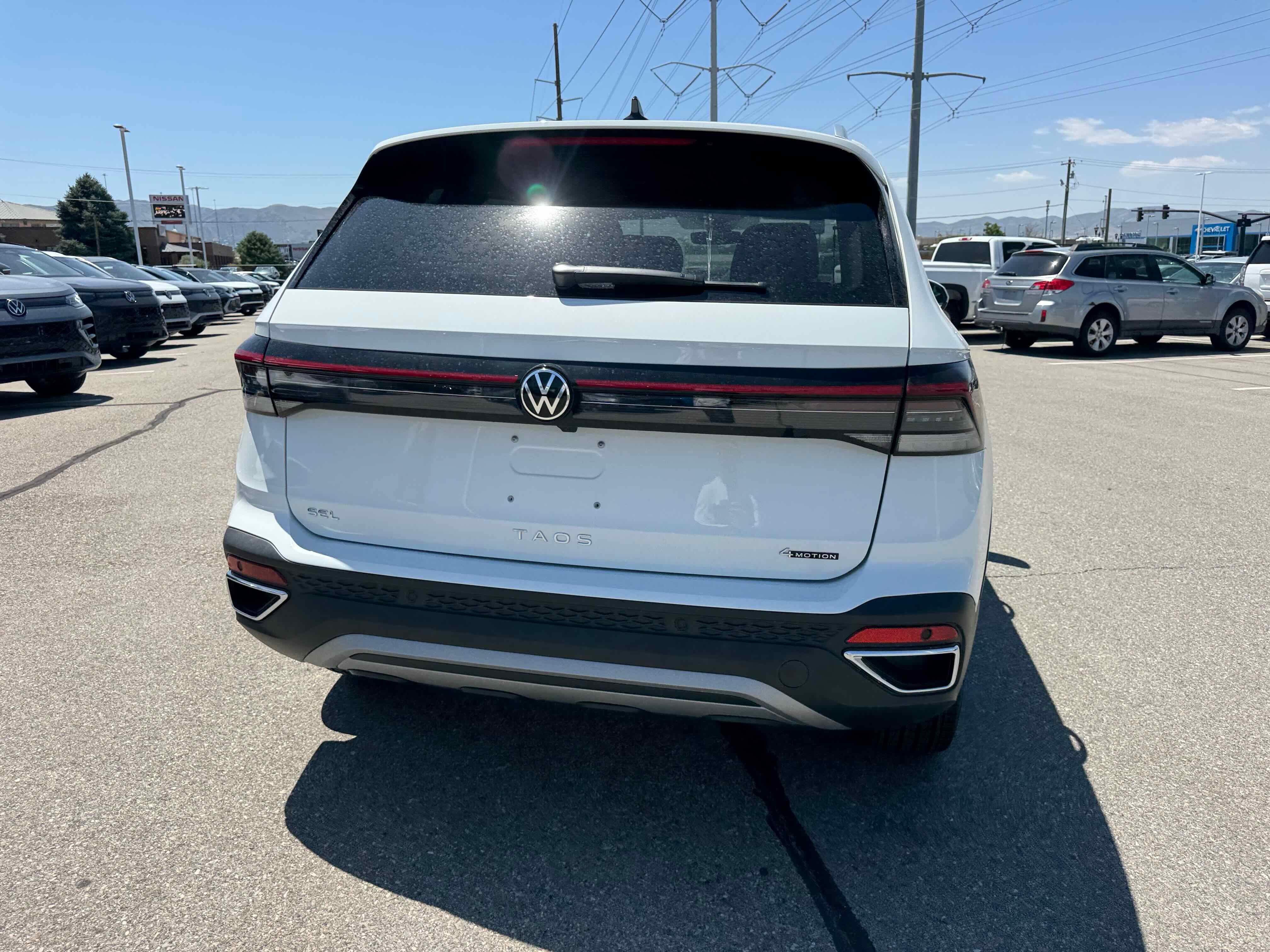 2025 Volkswagen Taos SEL