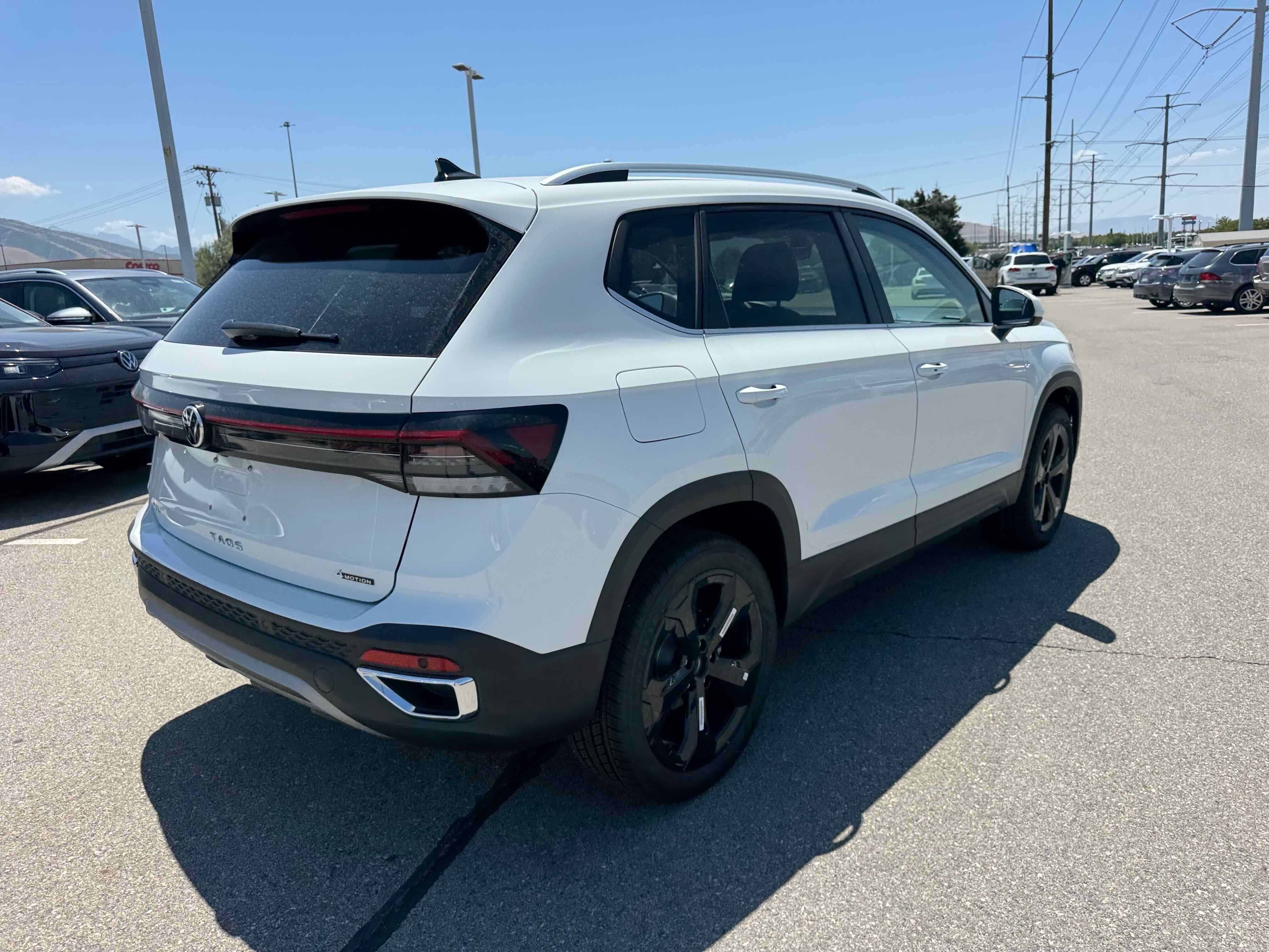 2025 Volkswagen Taos SEL