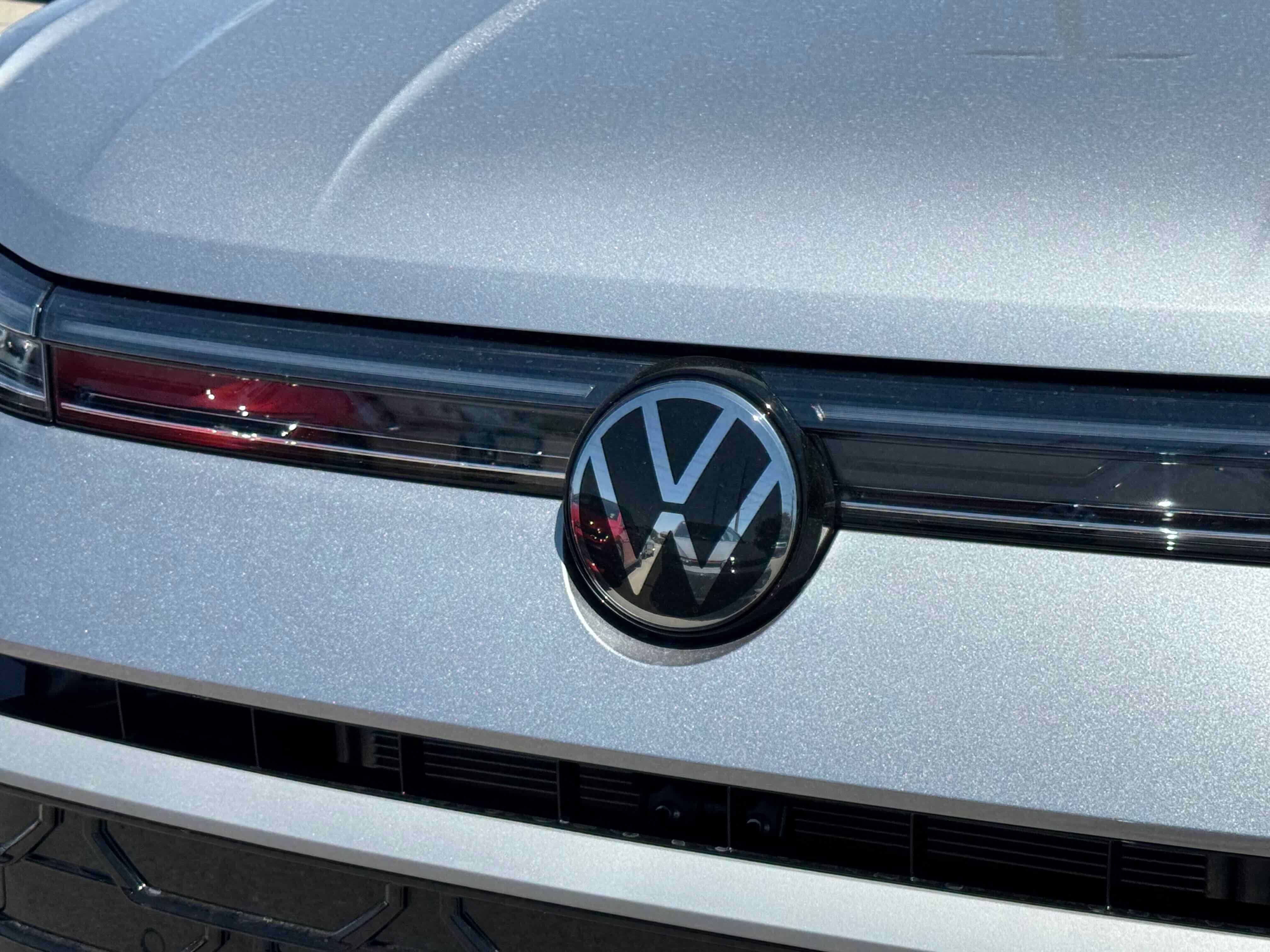 2025 Volkswagen Taos SEL