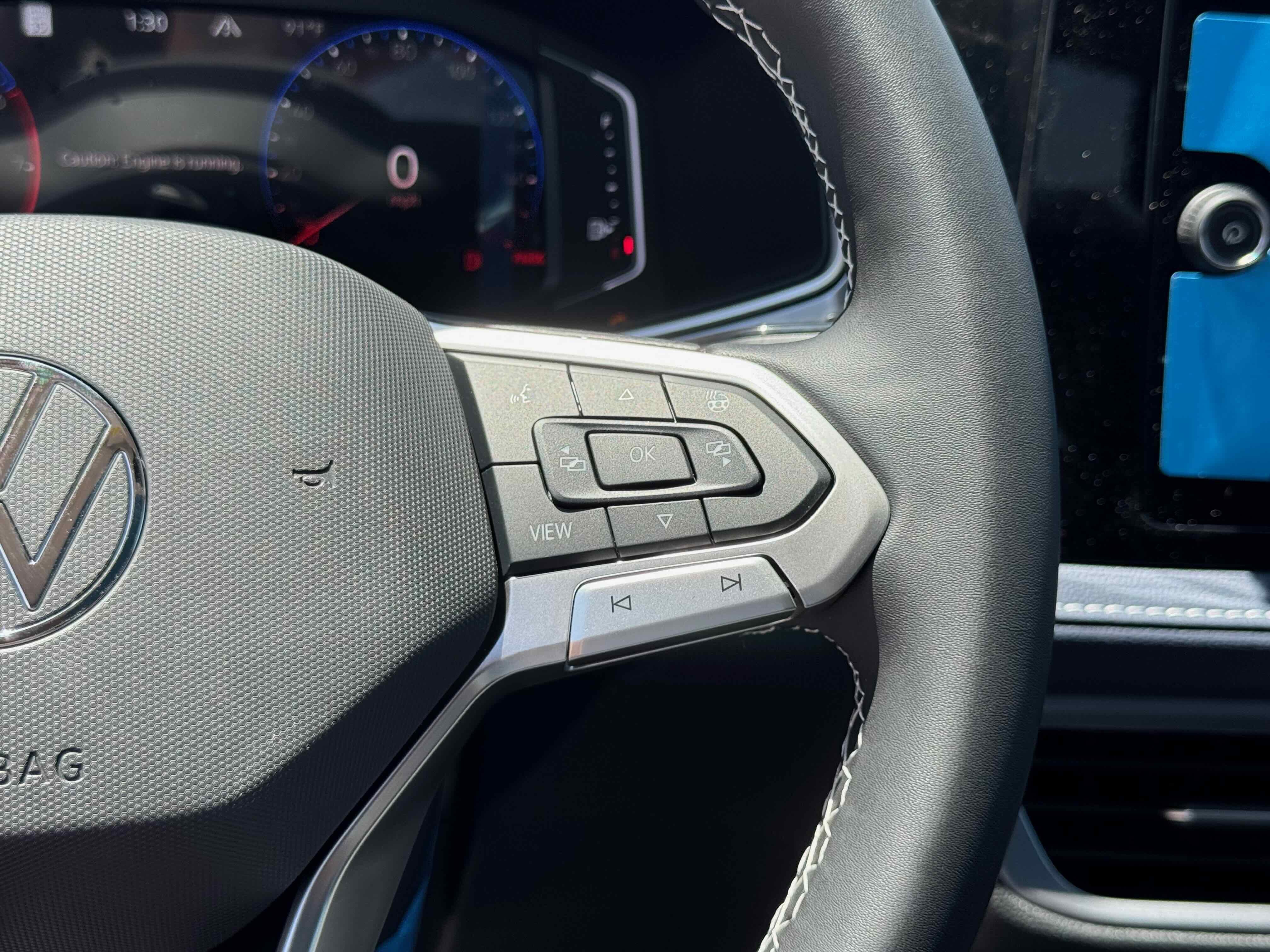 2025 Volkswagen Taos SEL