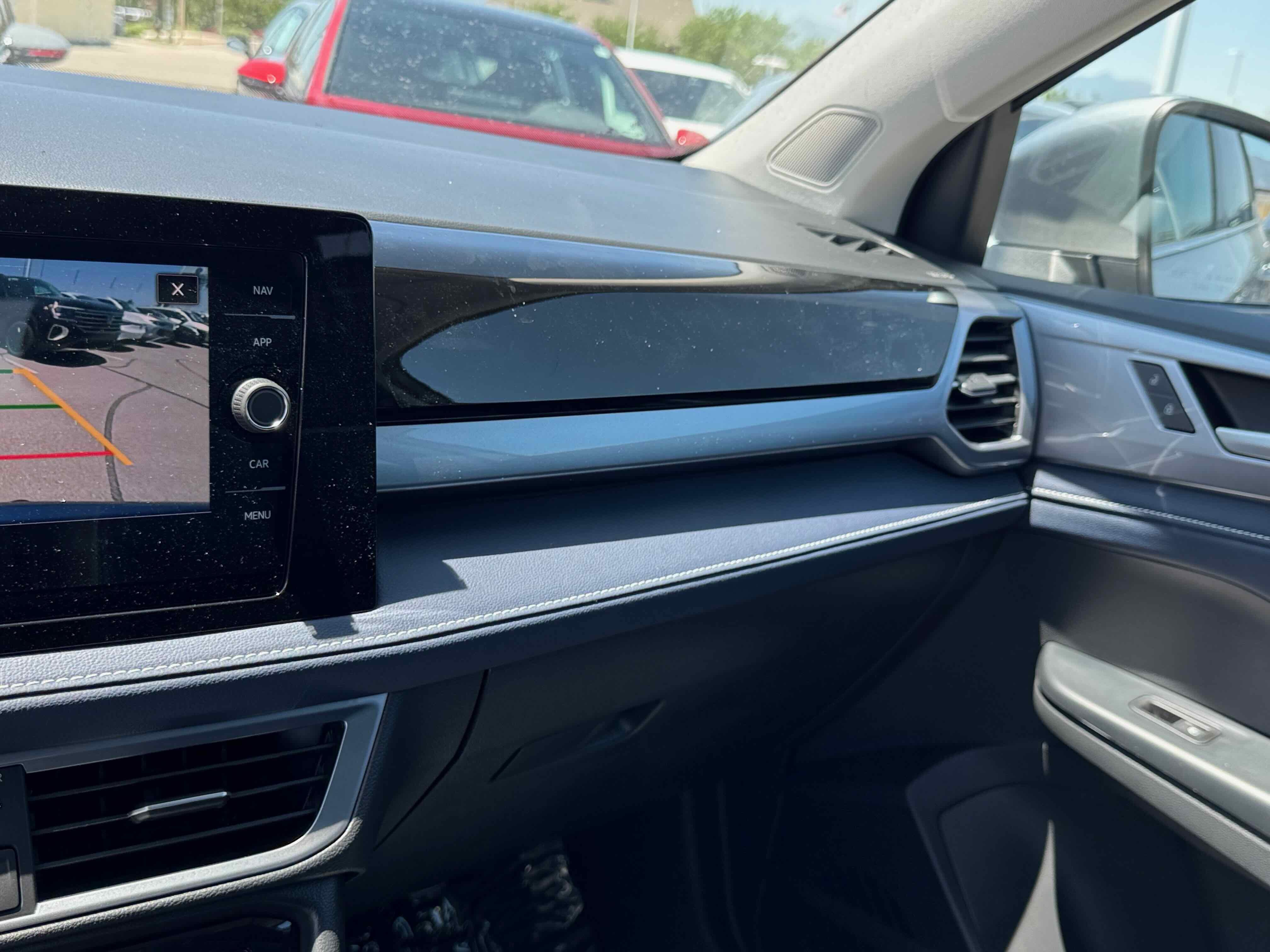 2025 Volkswagen Taos SEL